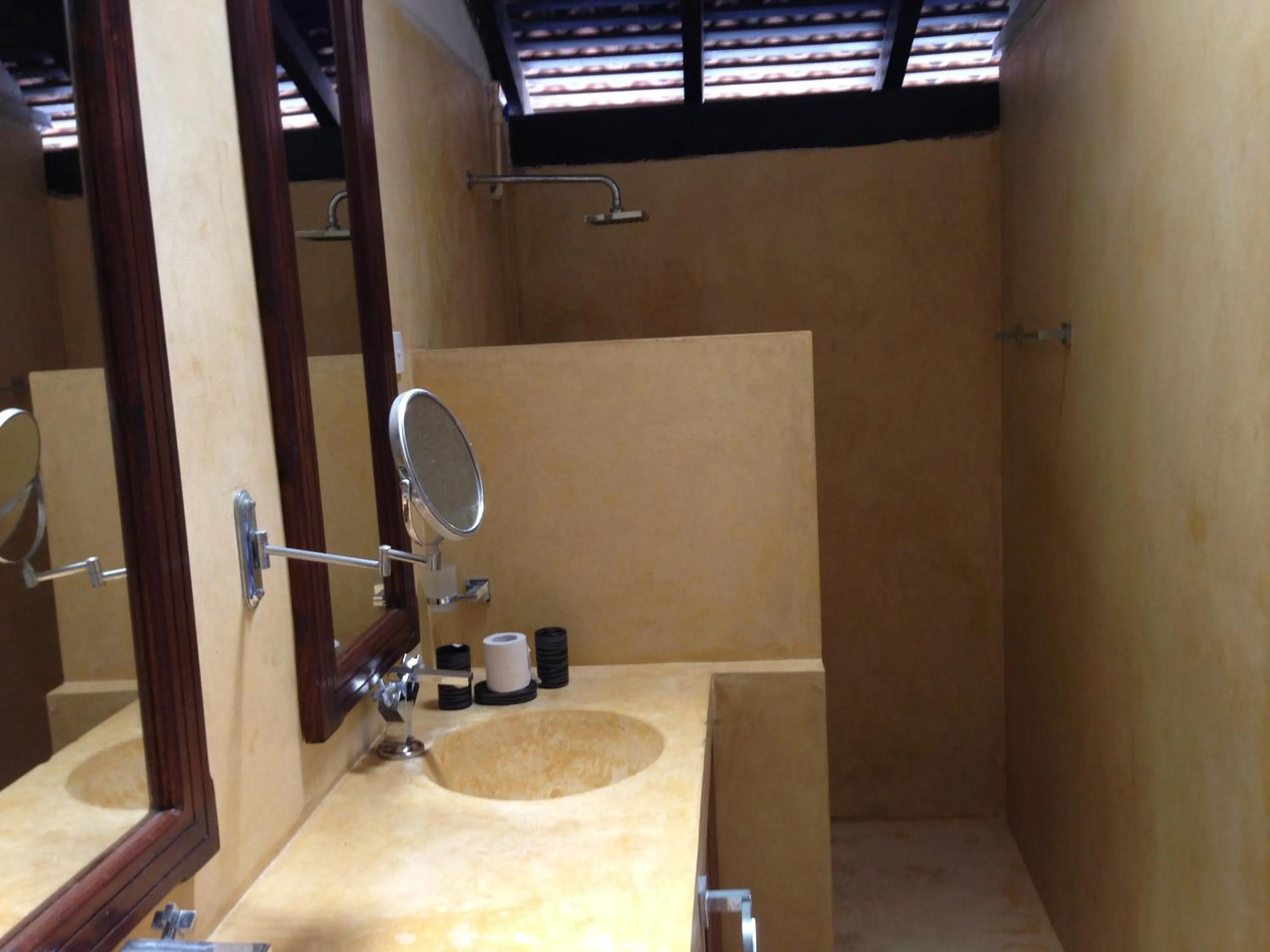 Bathroom in Khalid's Guest House