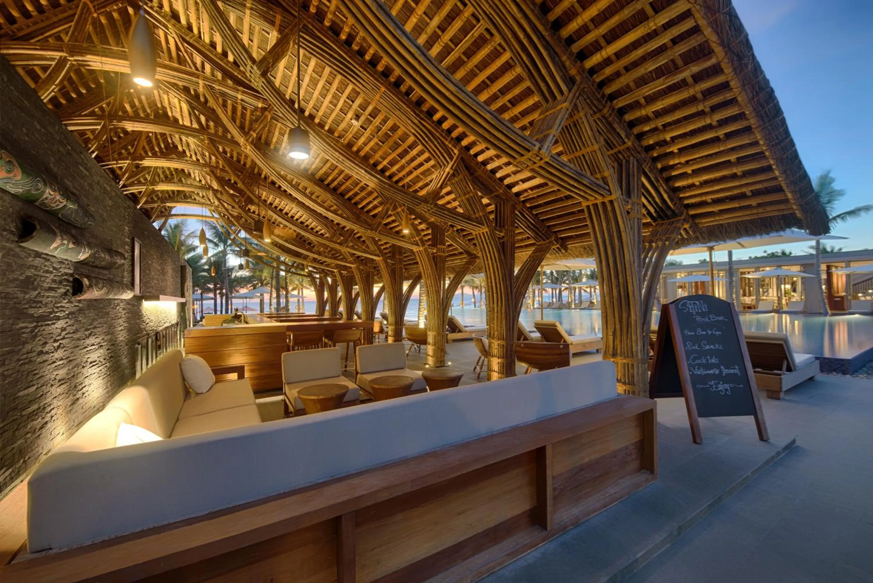 Restaurant/places to eat in Naman Retreat