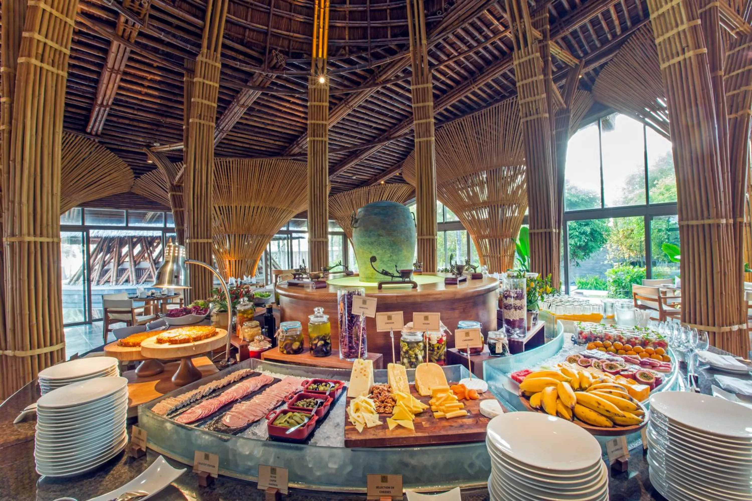 Restaurant/places to eat in Naman Retreat