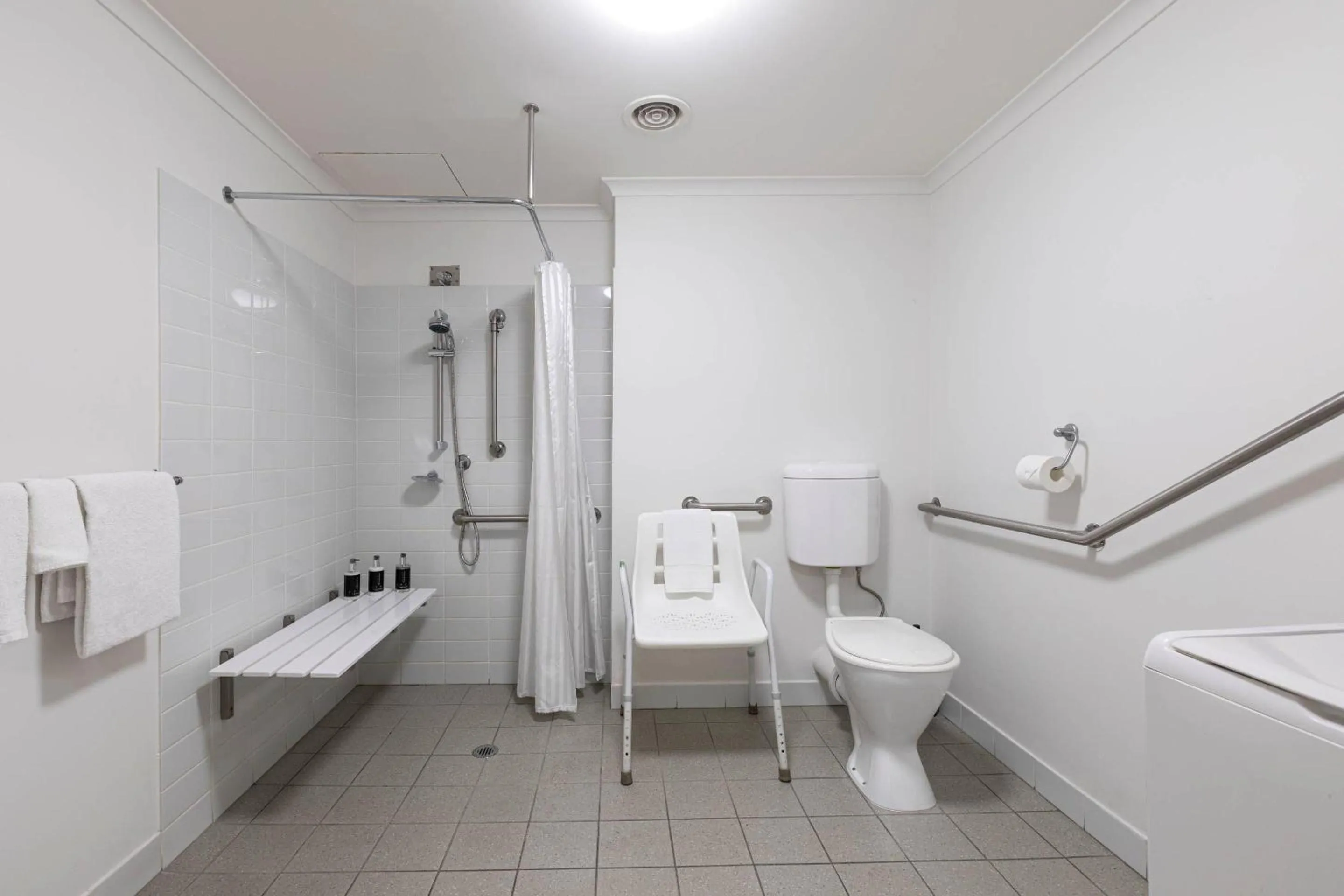 Bedroom in MainStay Suites Williamstown