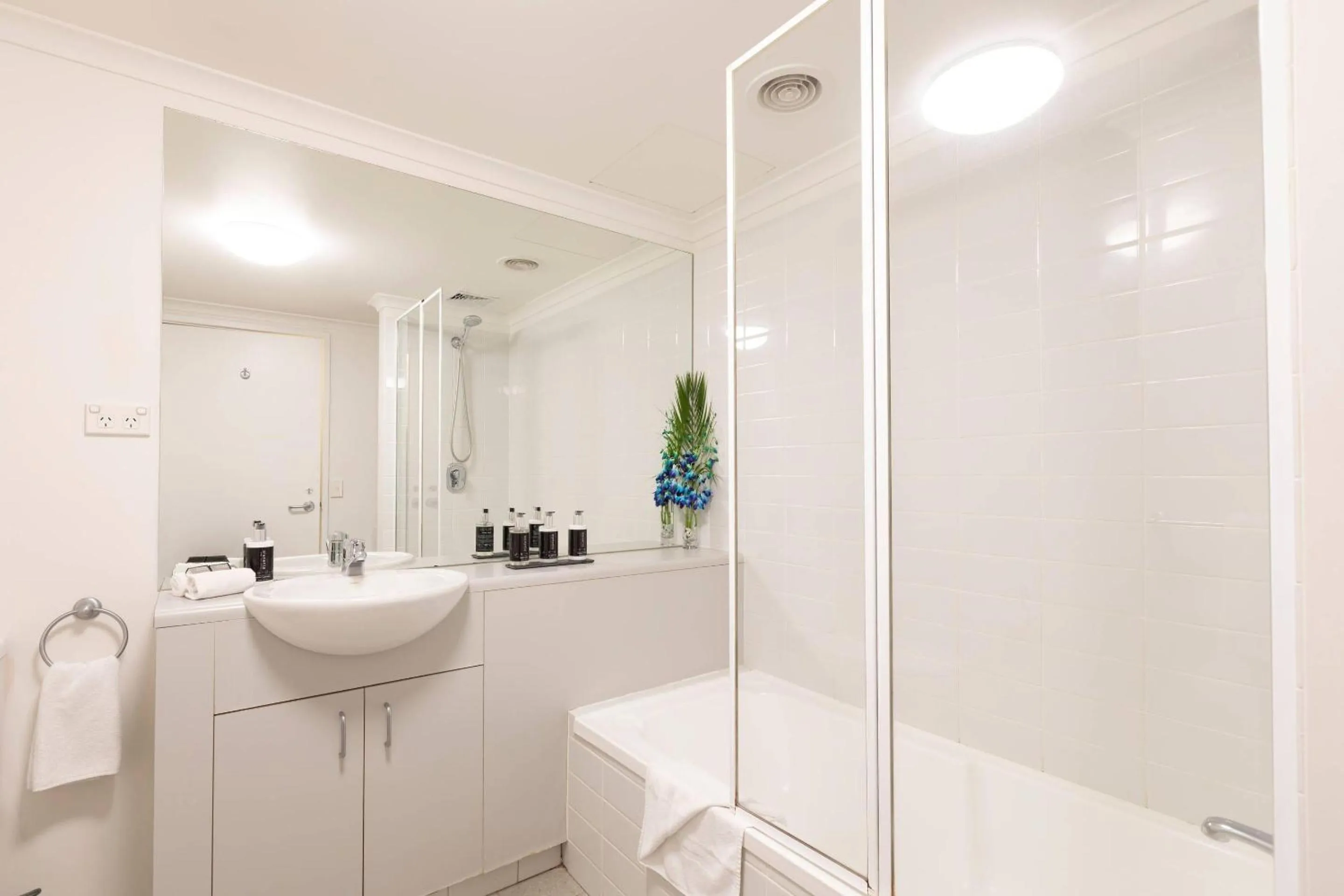 Bedroom in MainStay Suites Williamstown