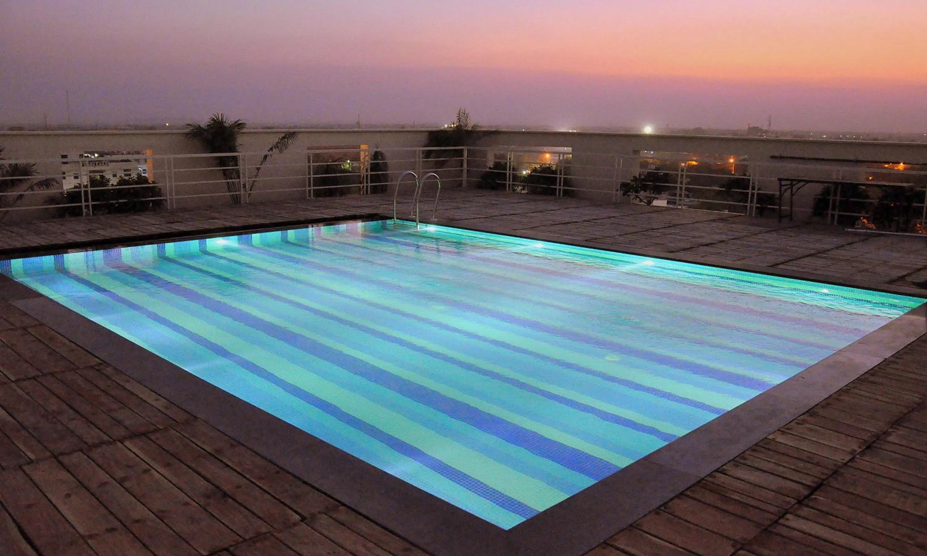 Swimming pool in Hotel Marigold Jaipur