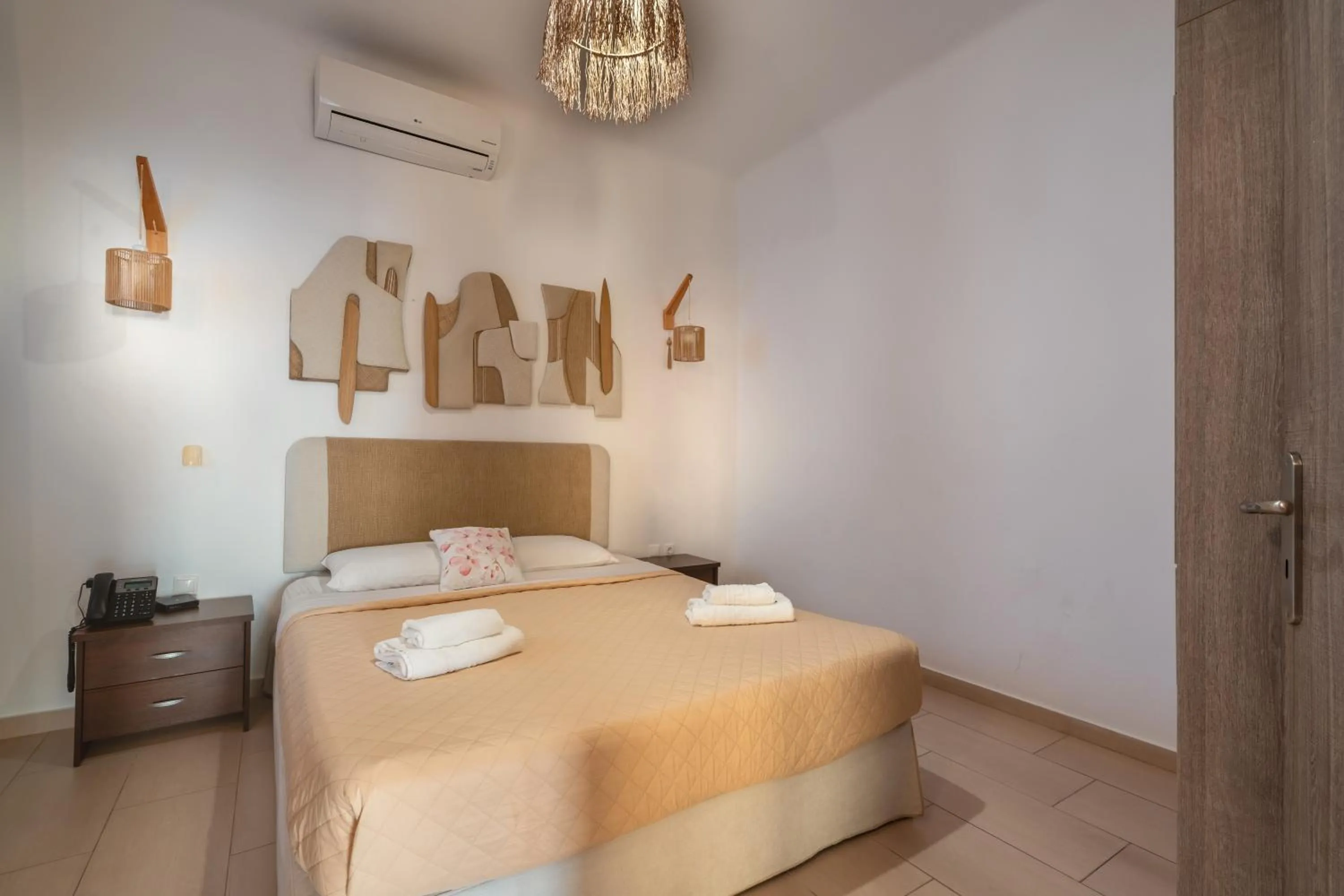 Property building, Bed in Manolia View Mykonos