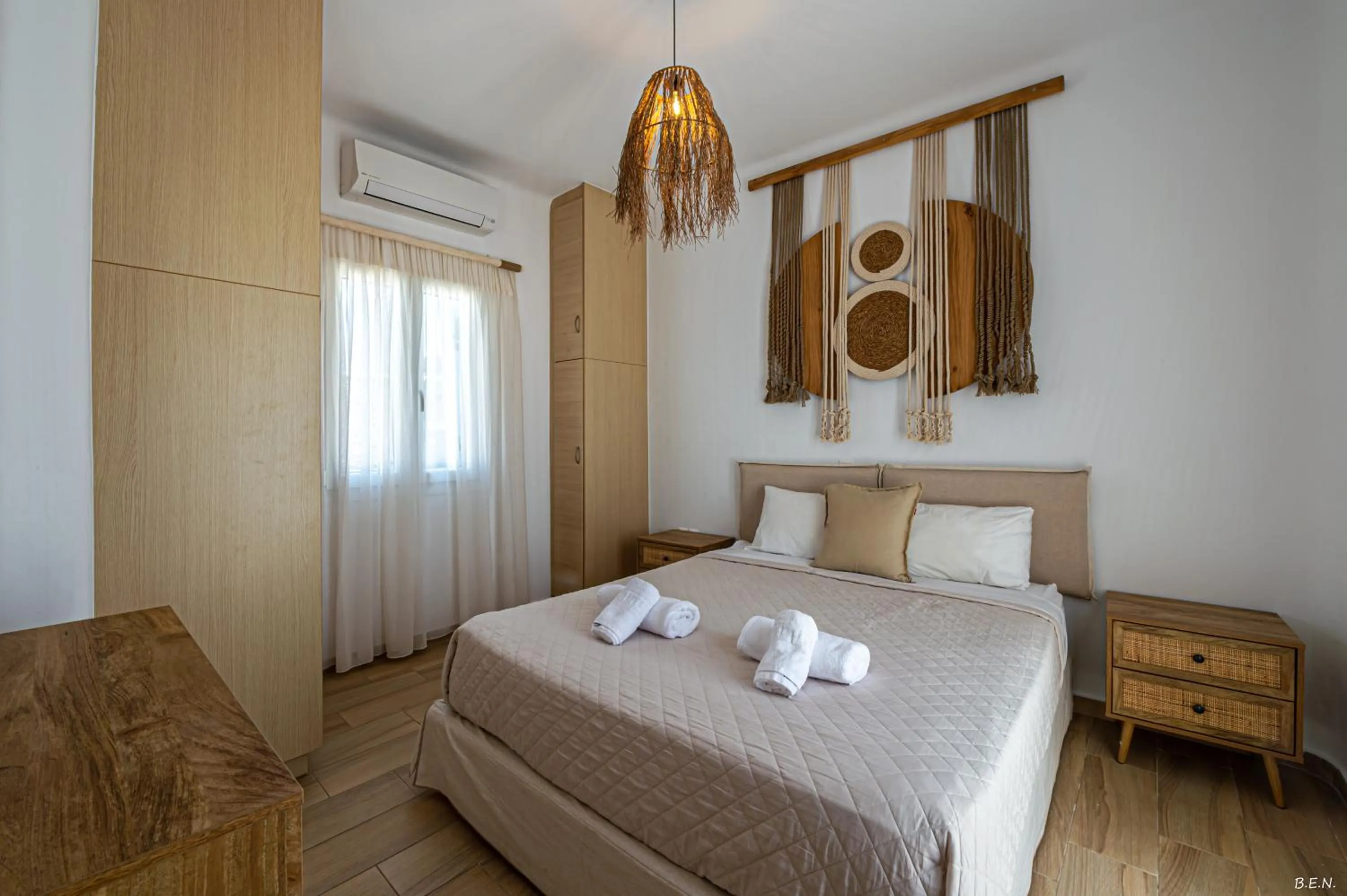 Photo of the whole room, Bed in Manolia View Mykonos