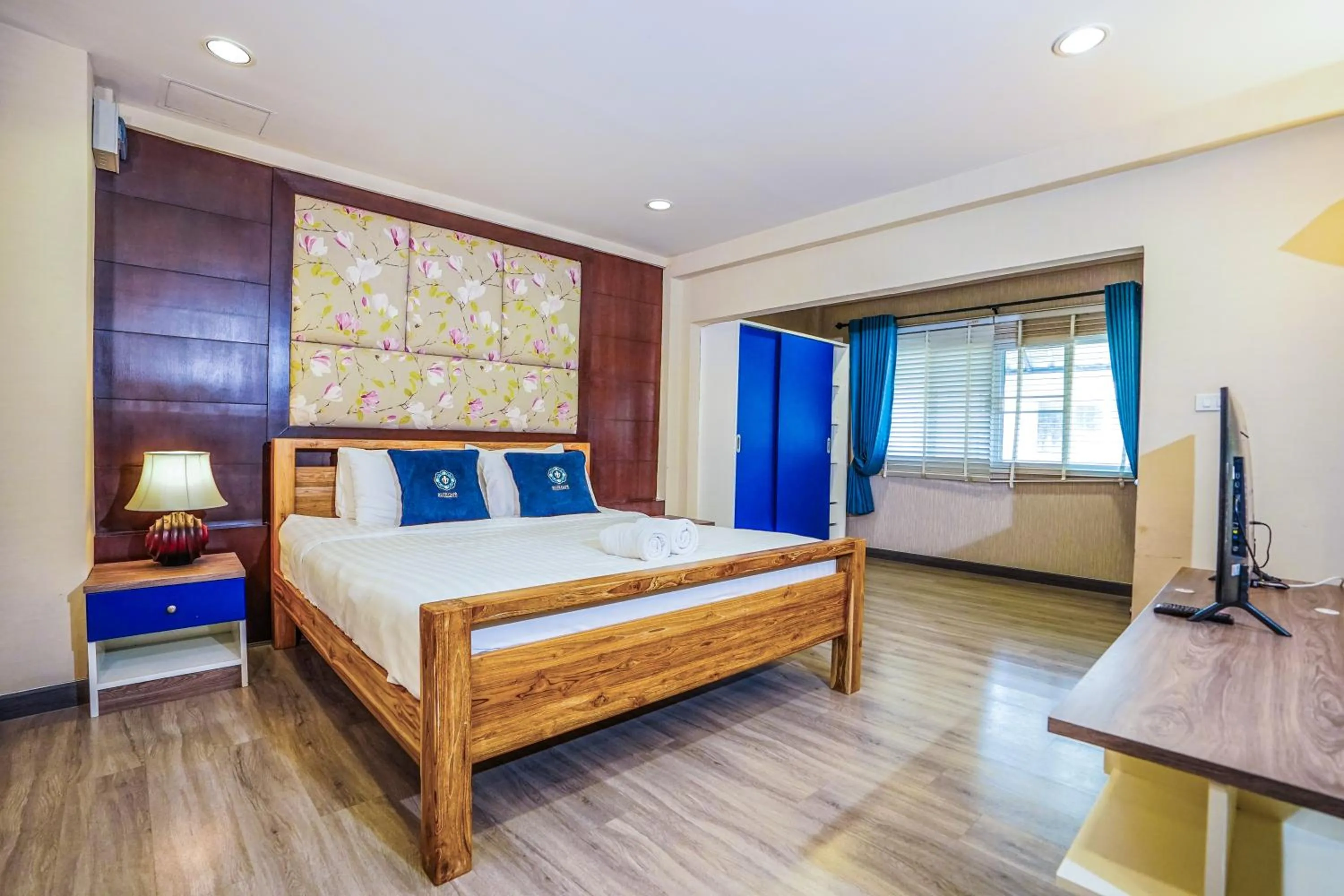 Bedroom, Bed in Blue cafe Apartments
