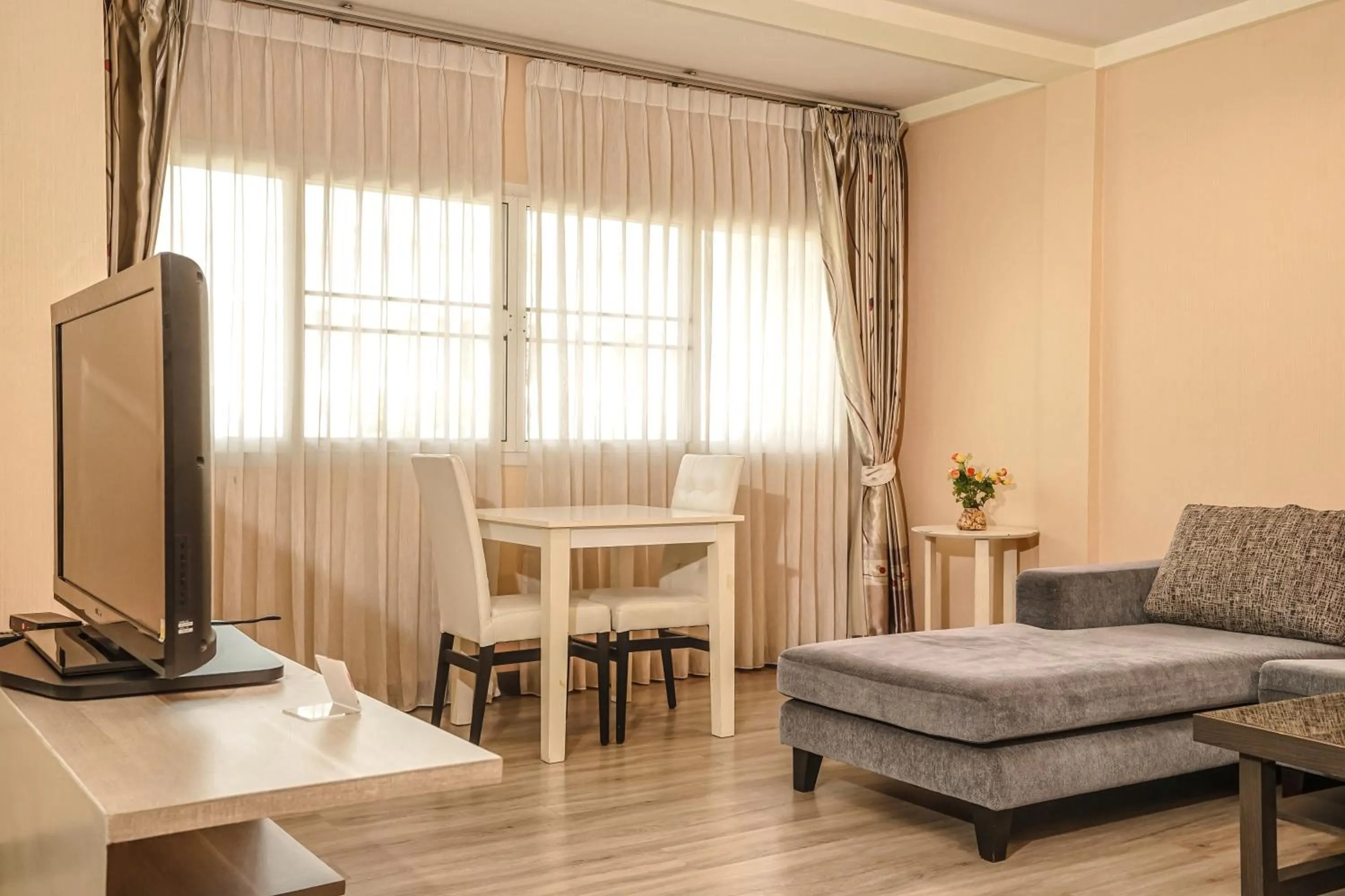 Photo of the whole room, Bed in Blue cafe Apartments