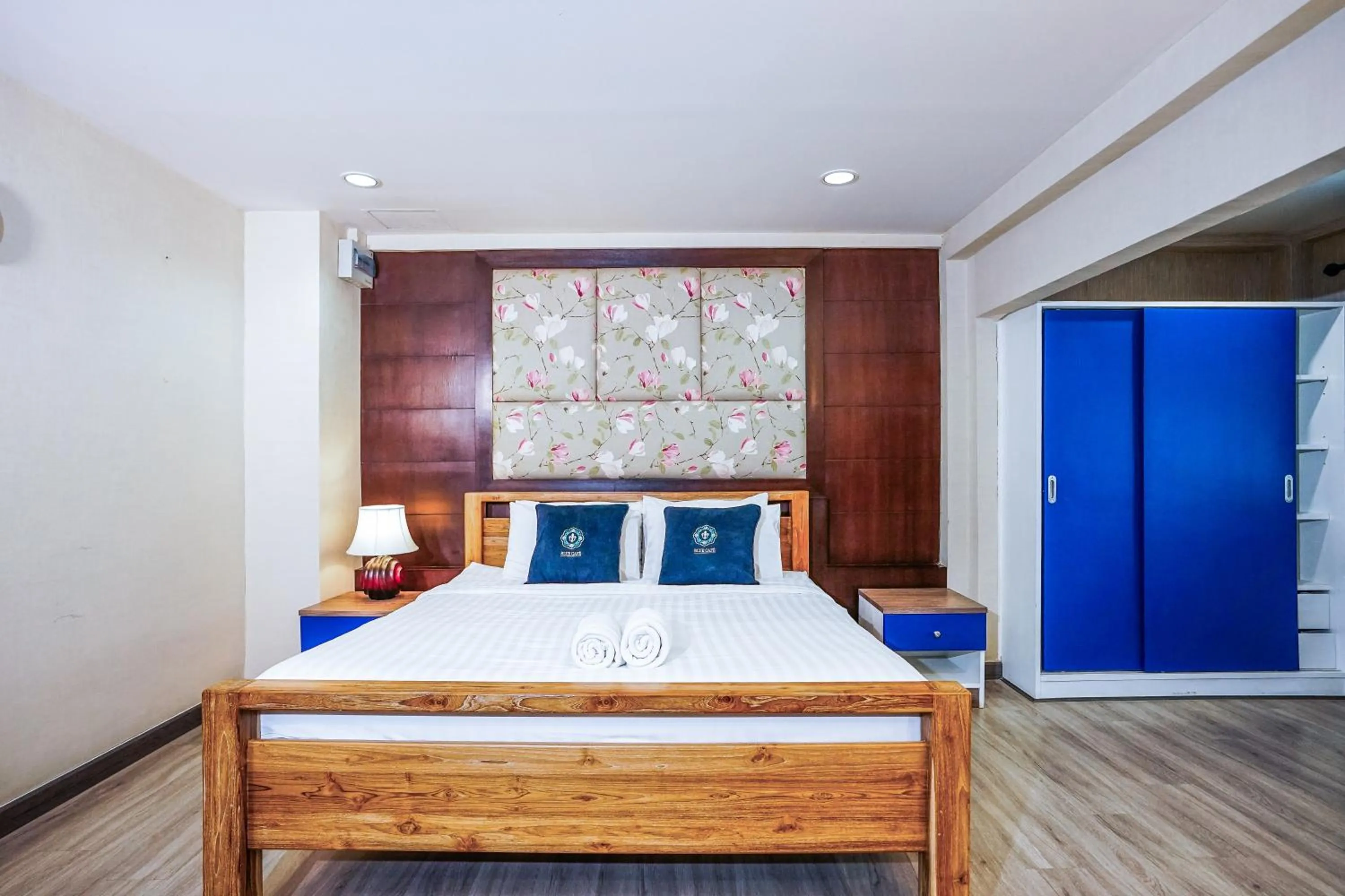 Bedroom, Bed in Blue cafe Apartments