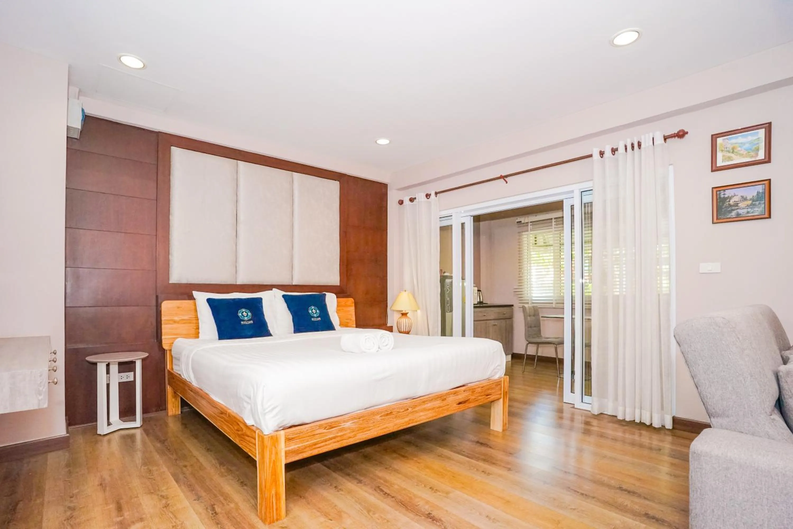 Bed in Blue cafe Apartments