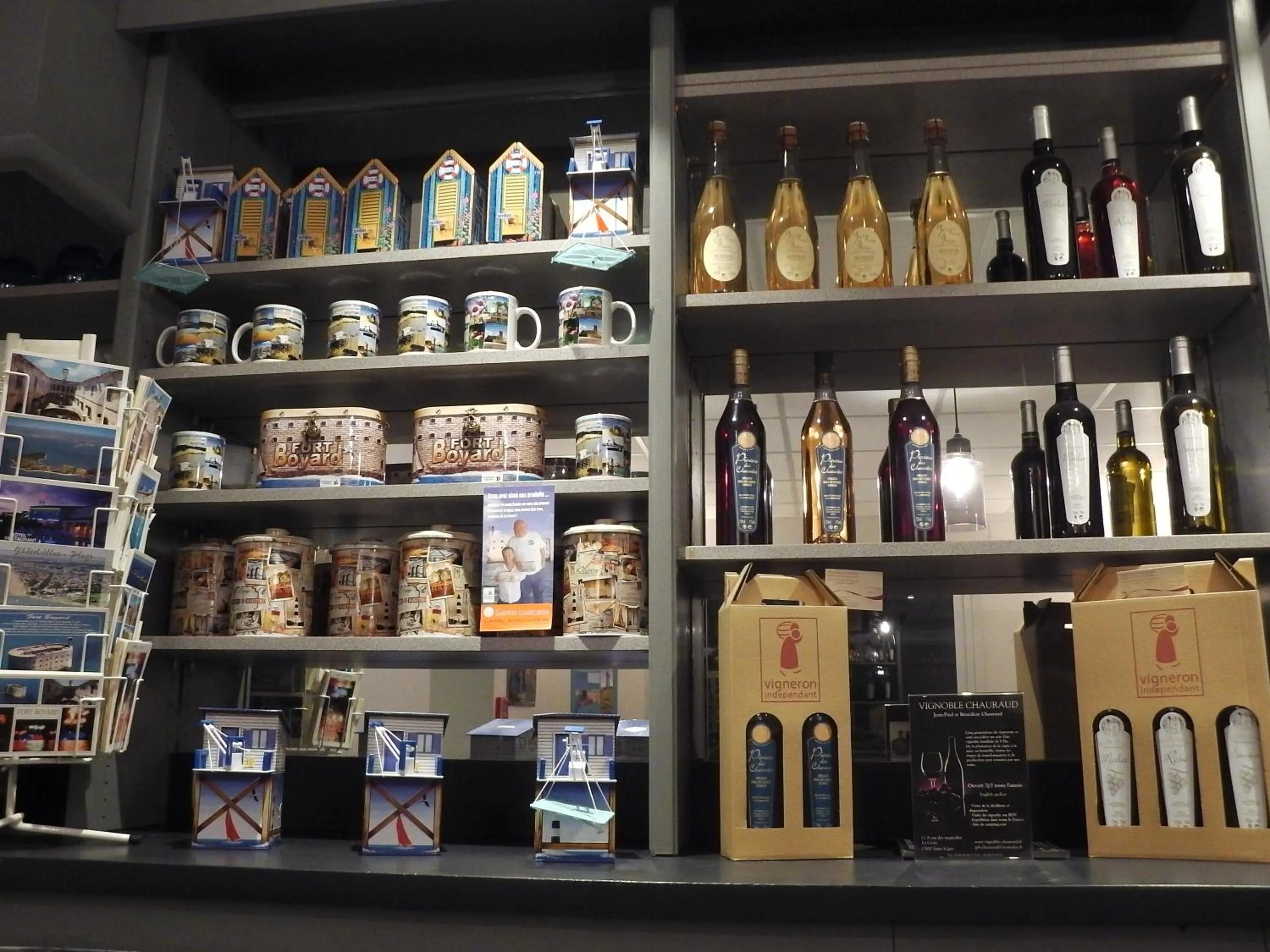 On-site shops in Logis Hôtel L'Air Marin