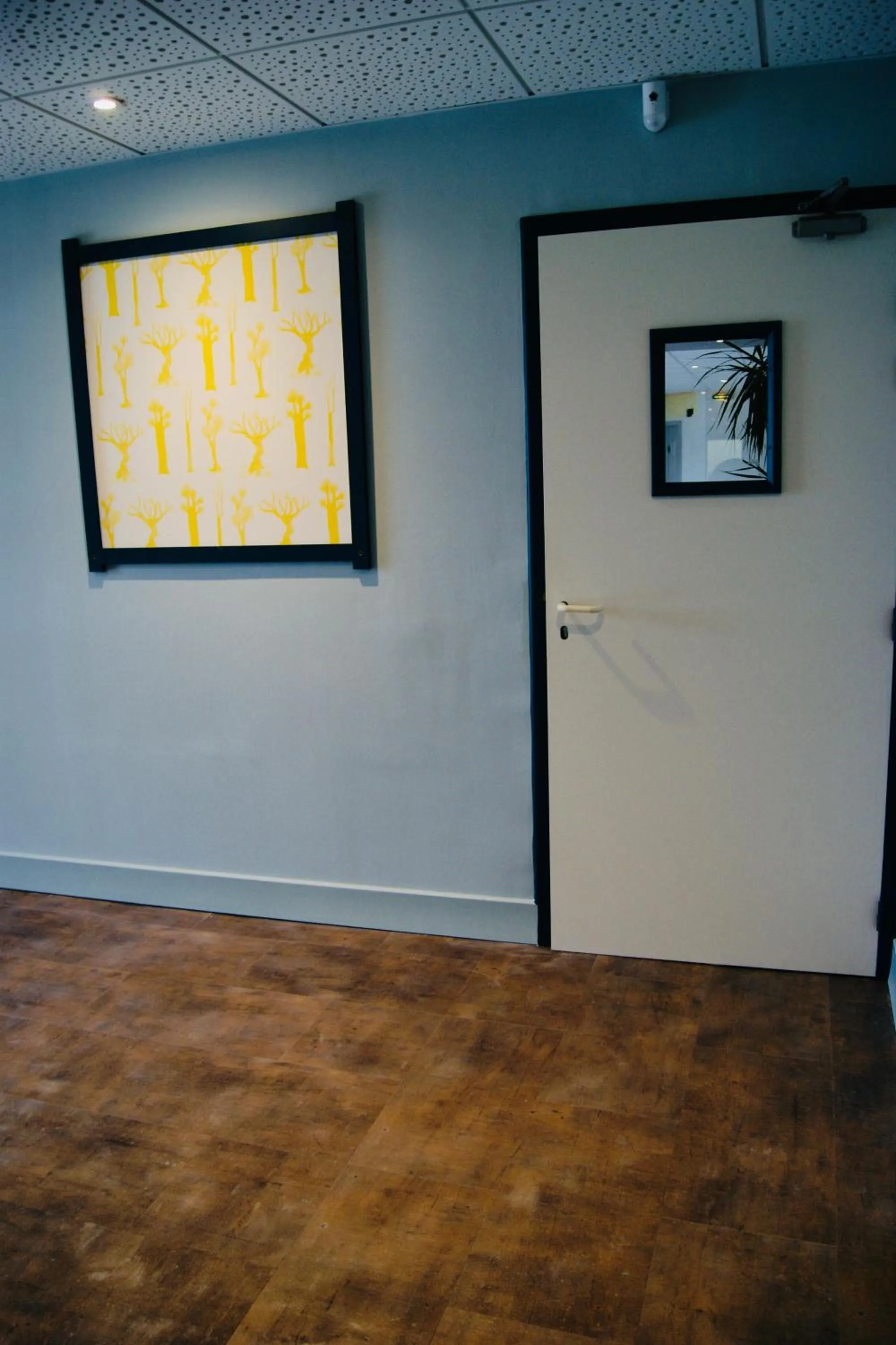 Decorative detail in Logis Hôtel L'Air Marin