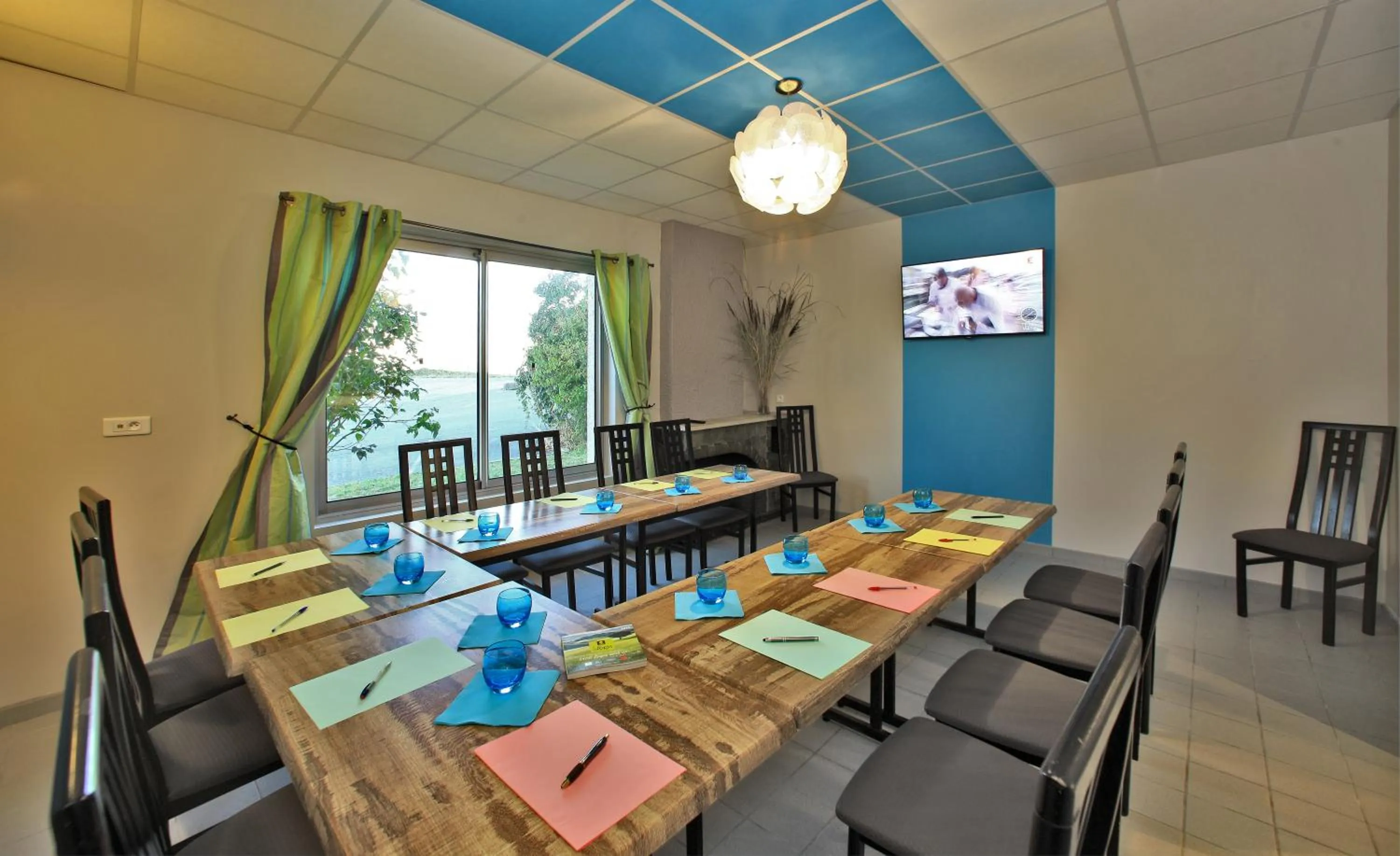 Meeting/conference room in Logis Hôtel L'Air Marin