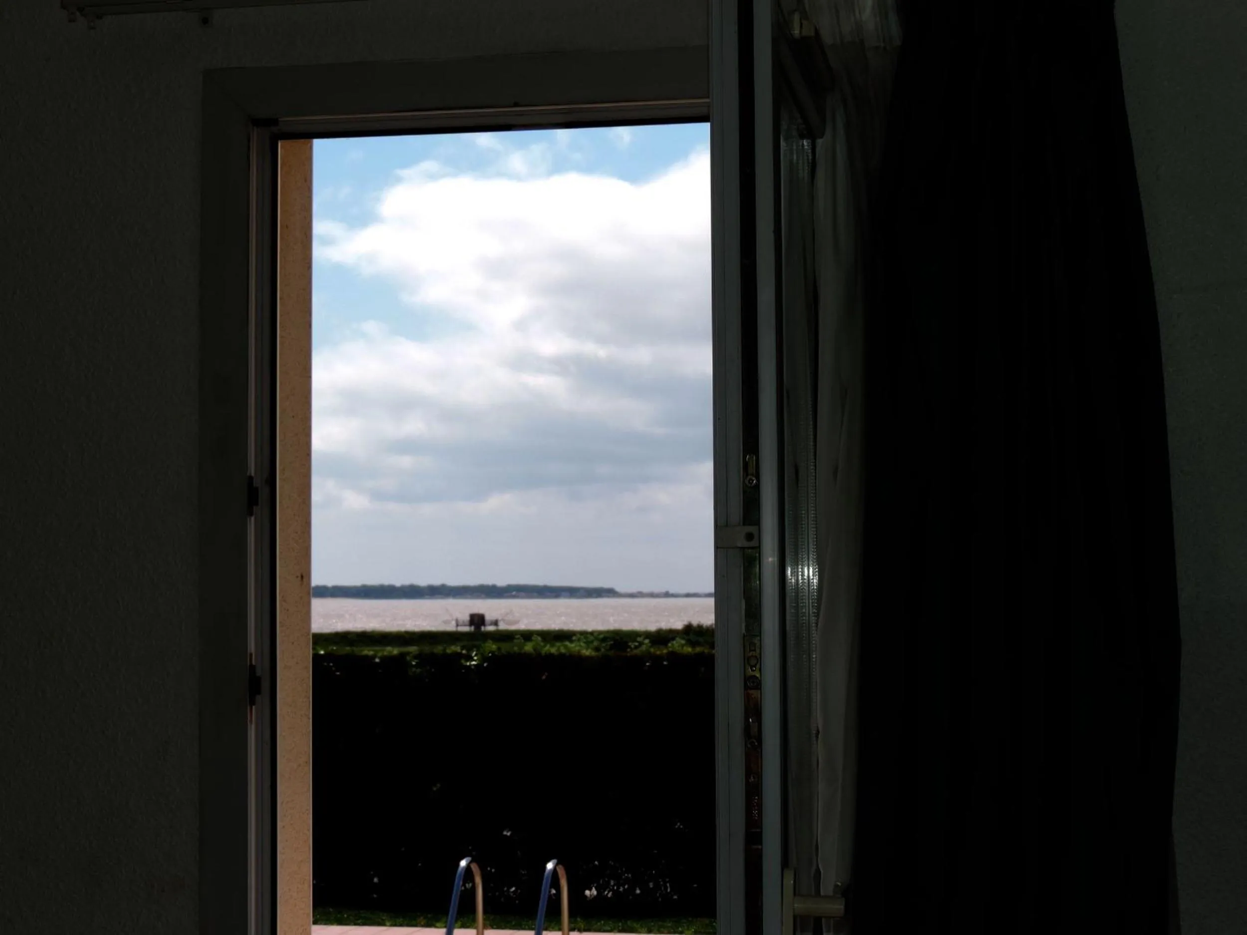 Pool view in Logis Hôtel L'Air Marin