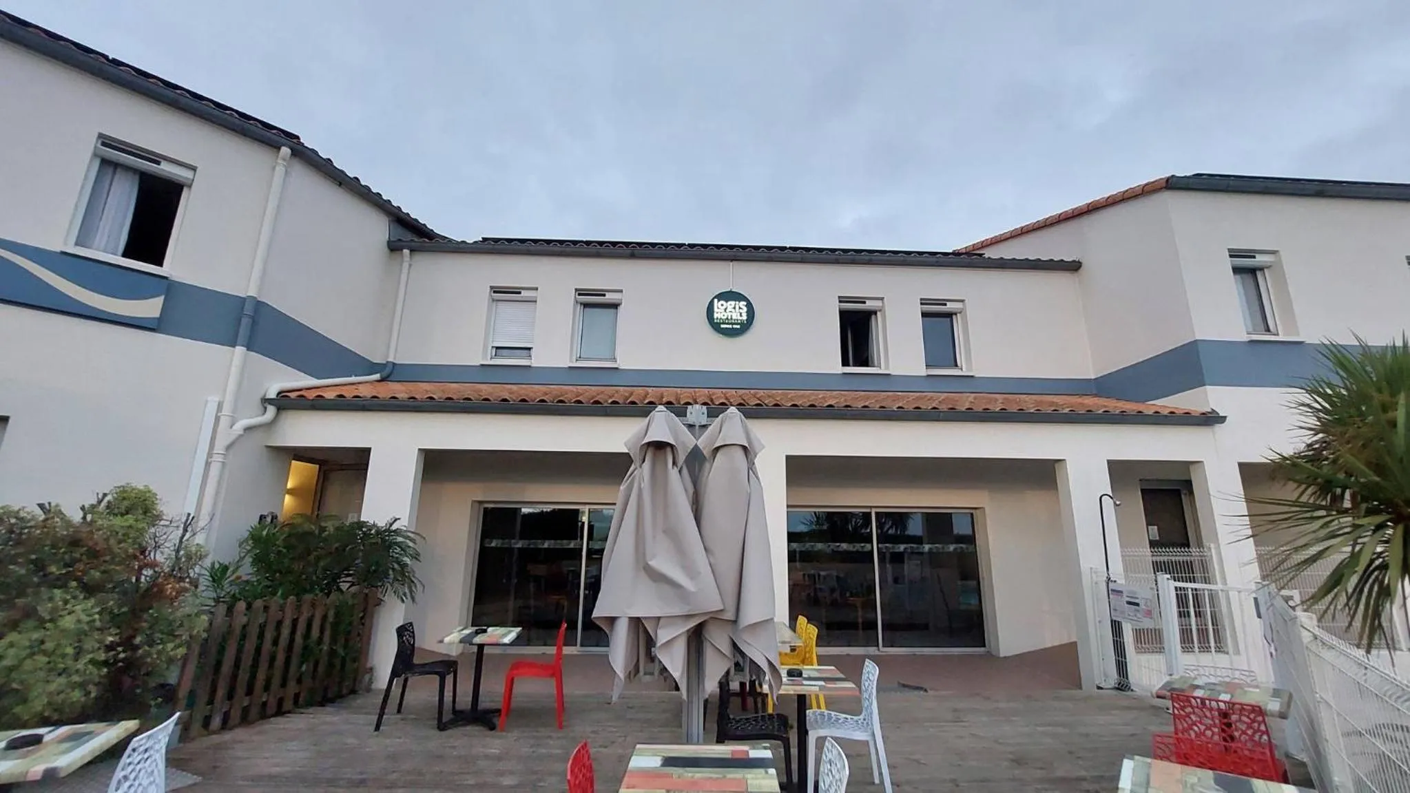 Property building in Logis Hôtel L'Air Marin