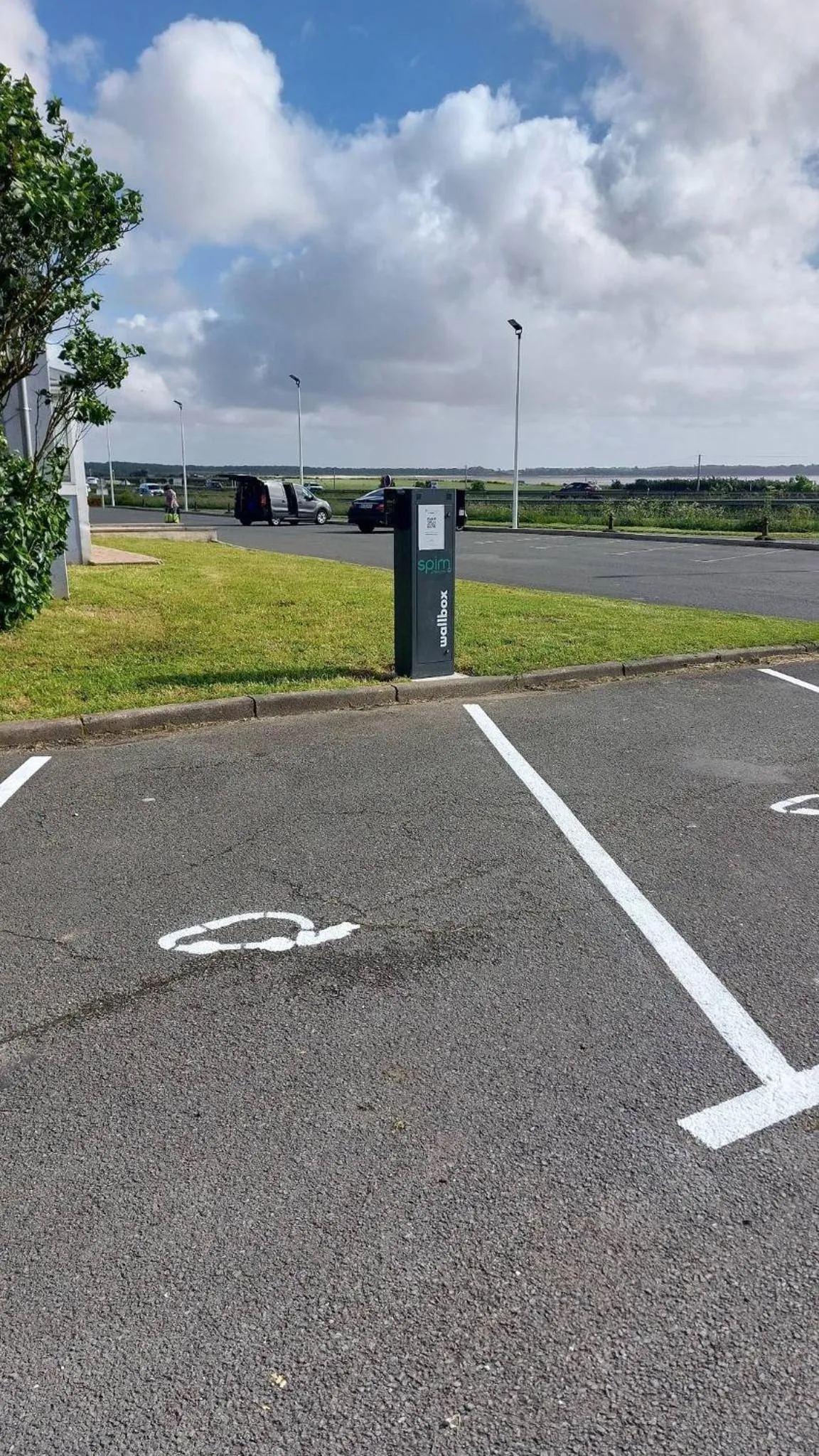 Facade/entrance in Logis Hôtel L'Air Marin