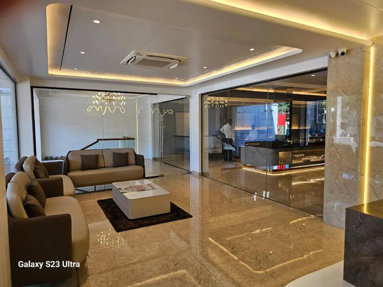 Living room in Mount Manor