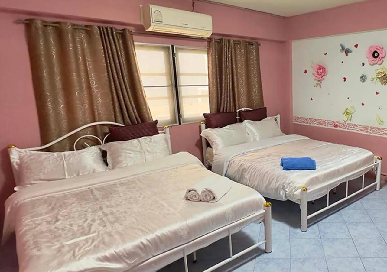 Bed in Sea View Jomtien Guest House