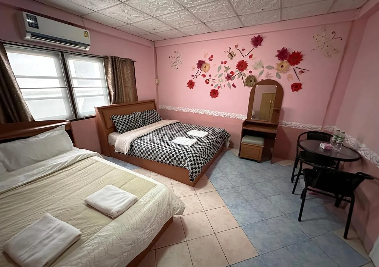 Bed in Sea View Jomtien Guest House