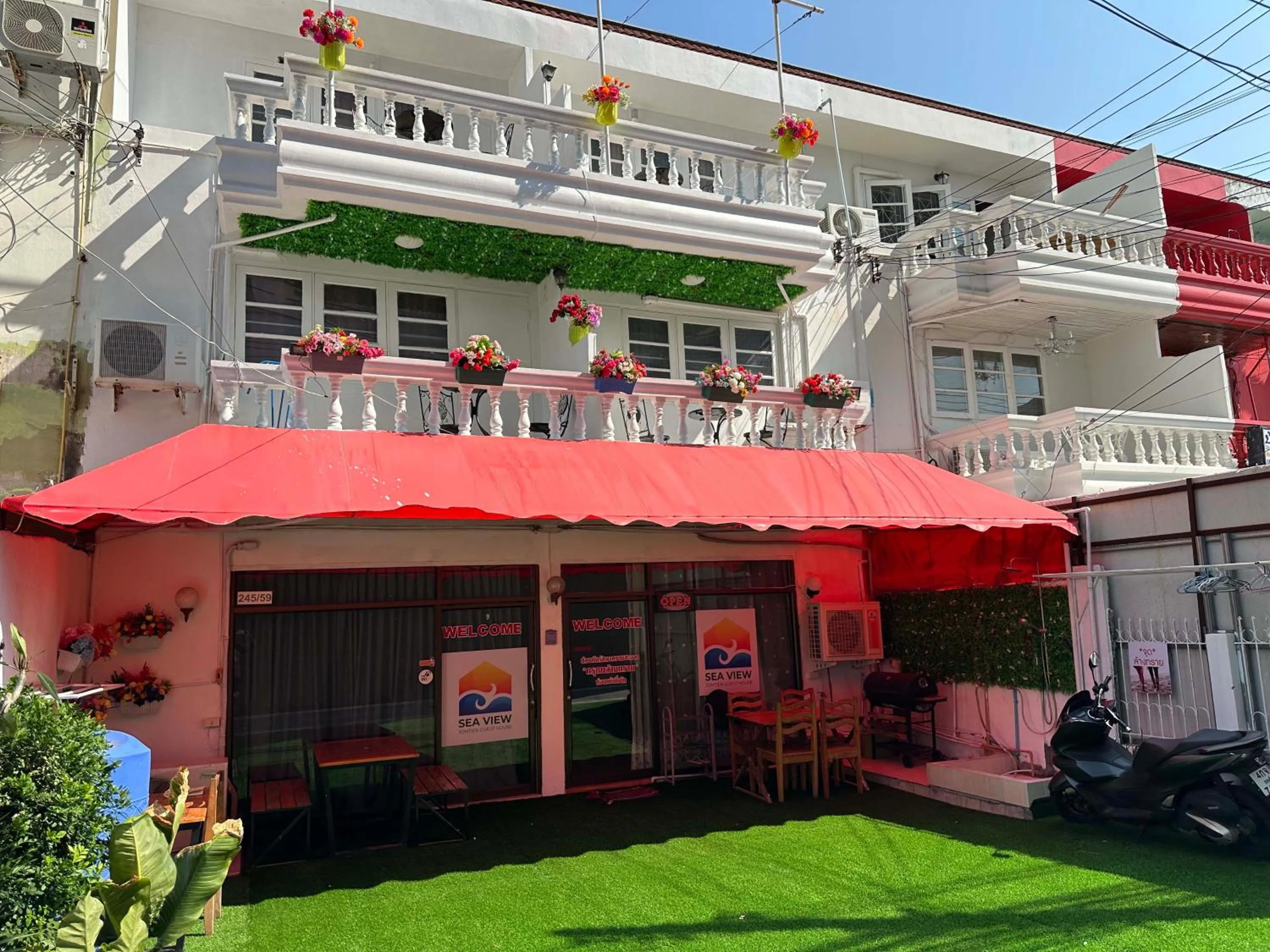 Property building in Sea View Jomtien Guest House