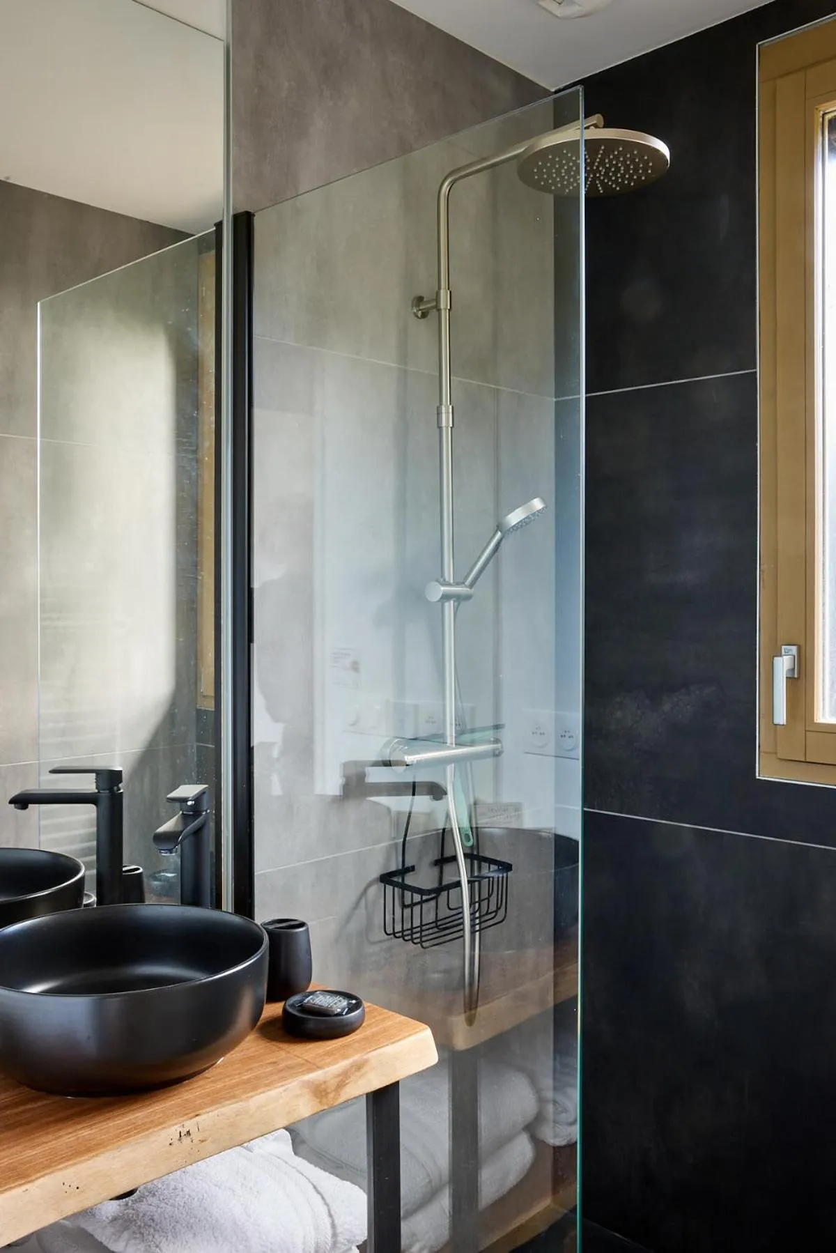 Bathroom in Kaze Océan, The Originals Relais