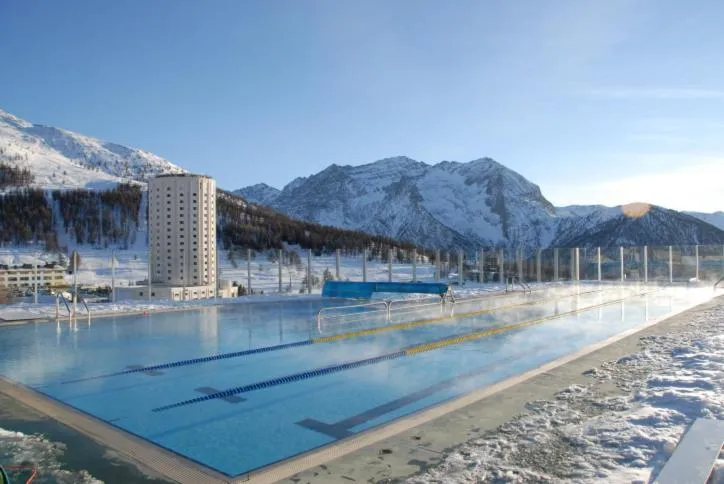 Property building in Nevesestriere