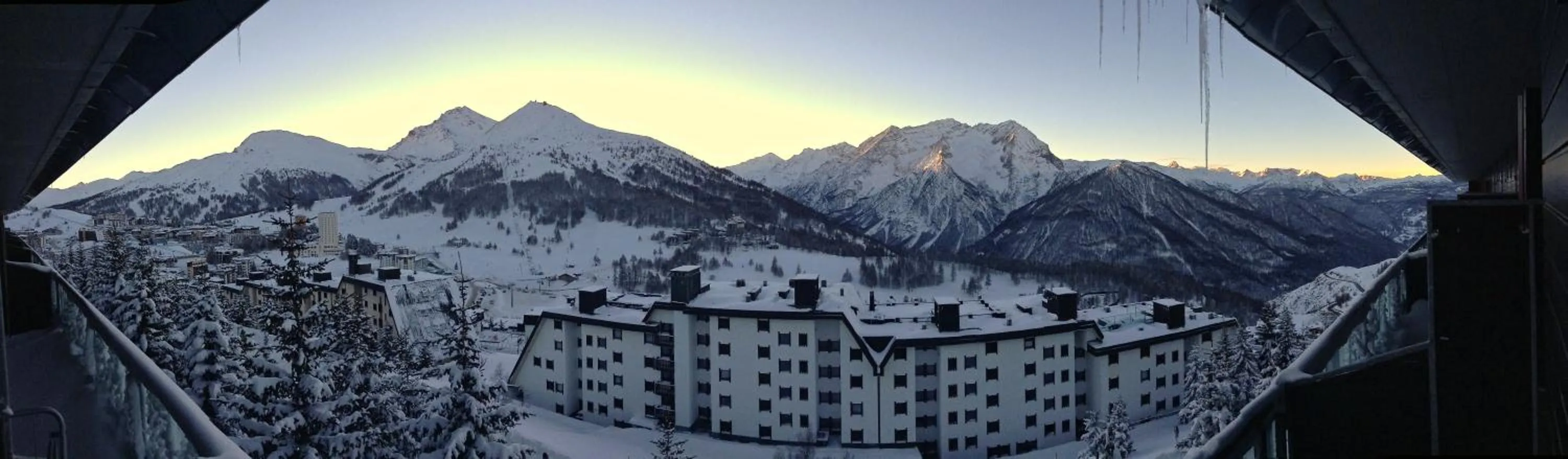 Property building in Nevesestriere