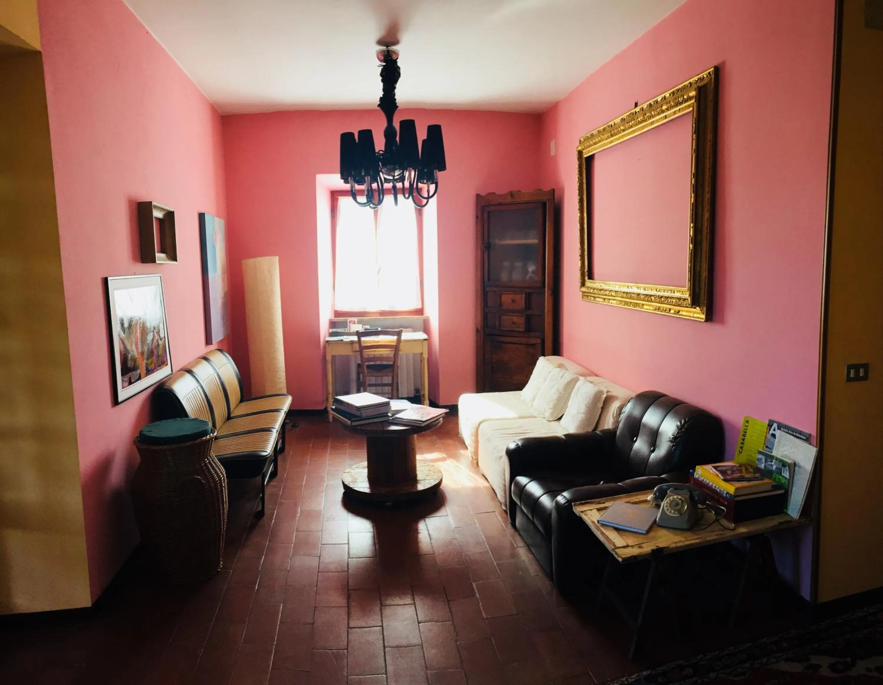 Communal lounge/ TV room in MeraVilla