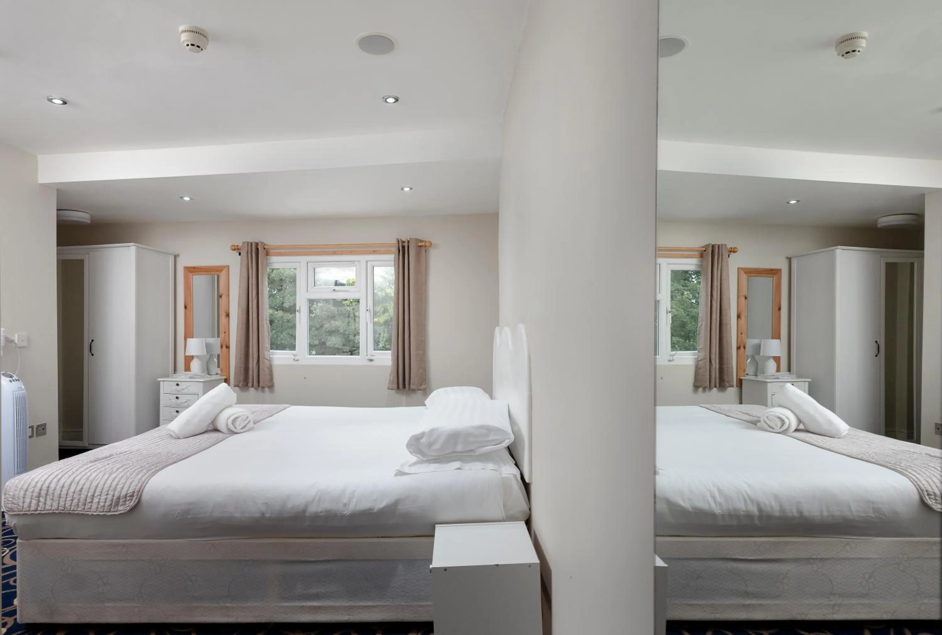 Bedroom, Bed in The R Inn Hotel