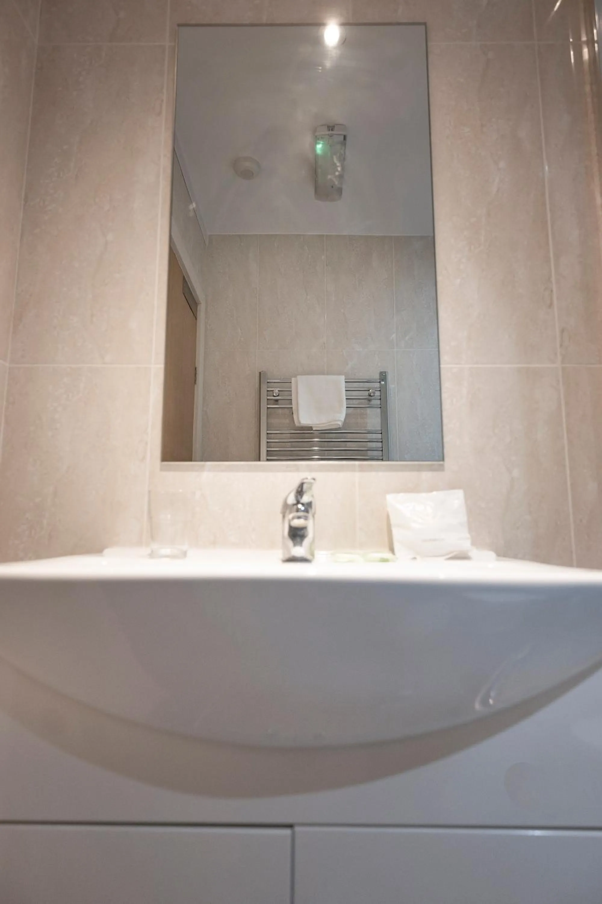 Bathroom in The R Inn Hotel