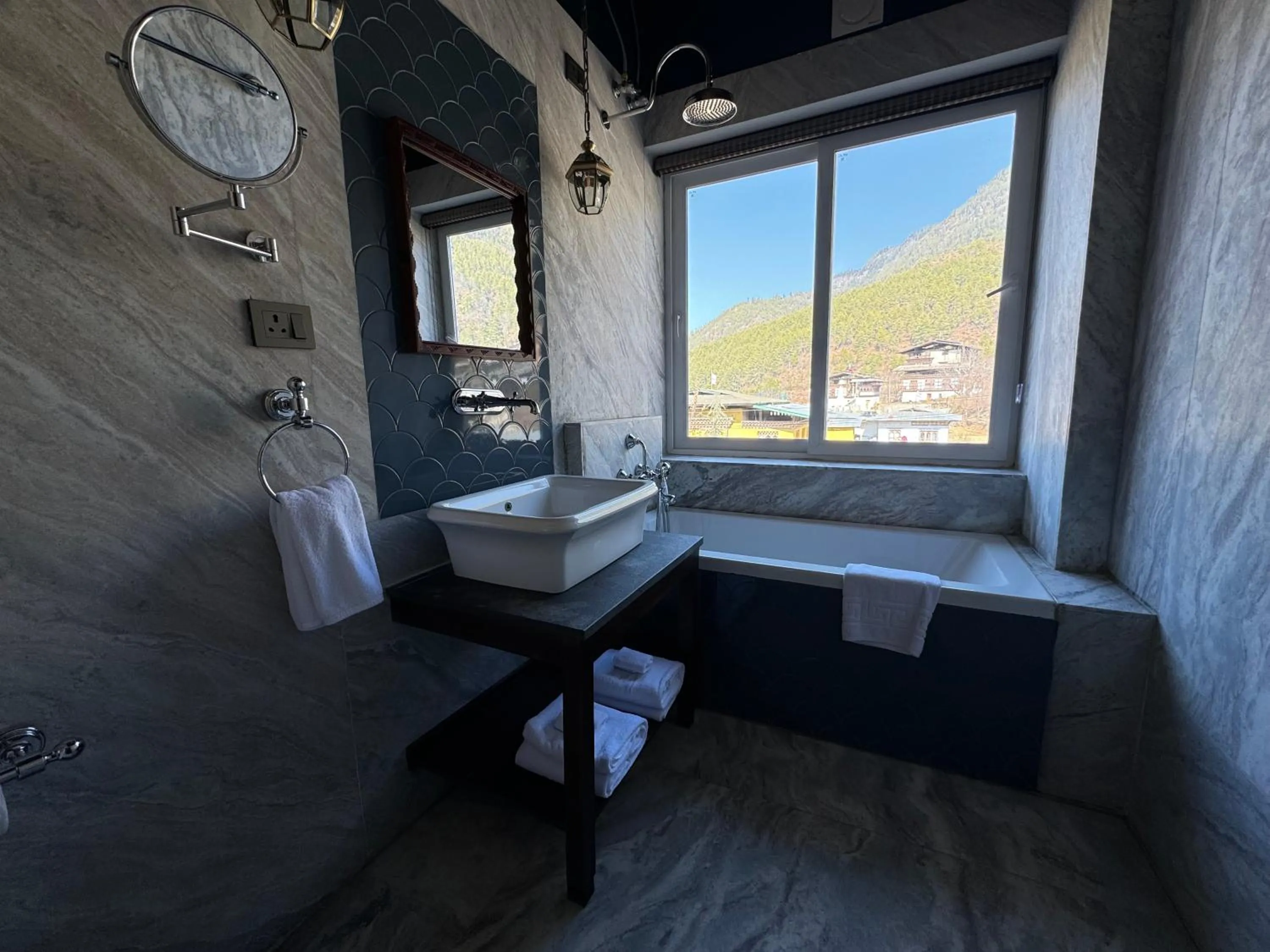 Shower in Taktsangri-La