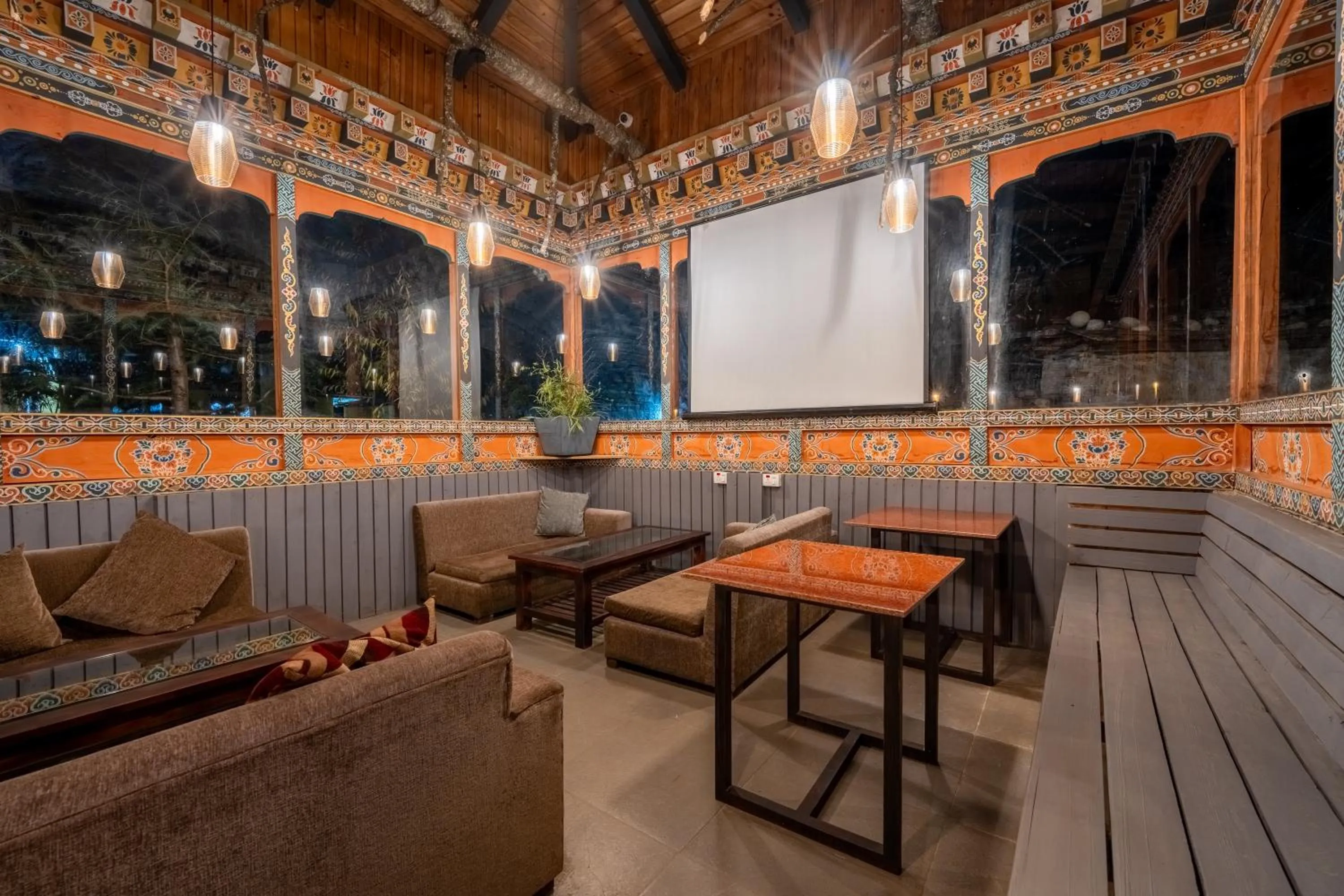 Lounge or bar in Taktsangri-La