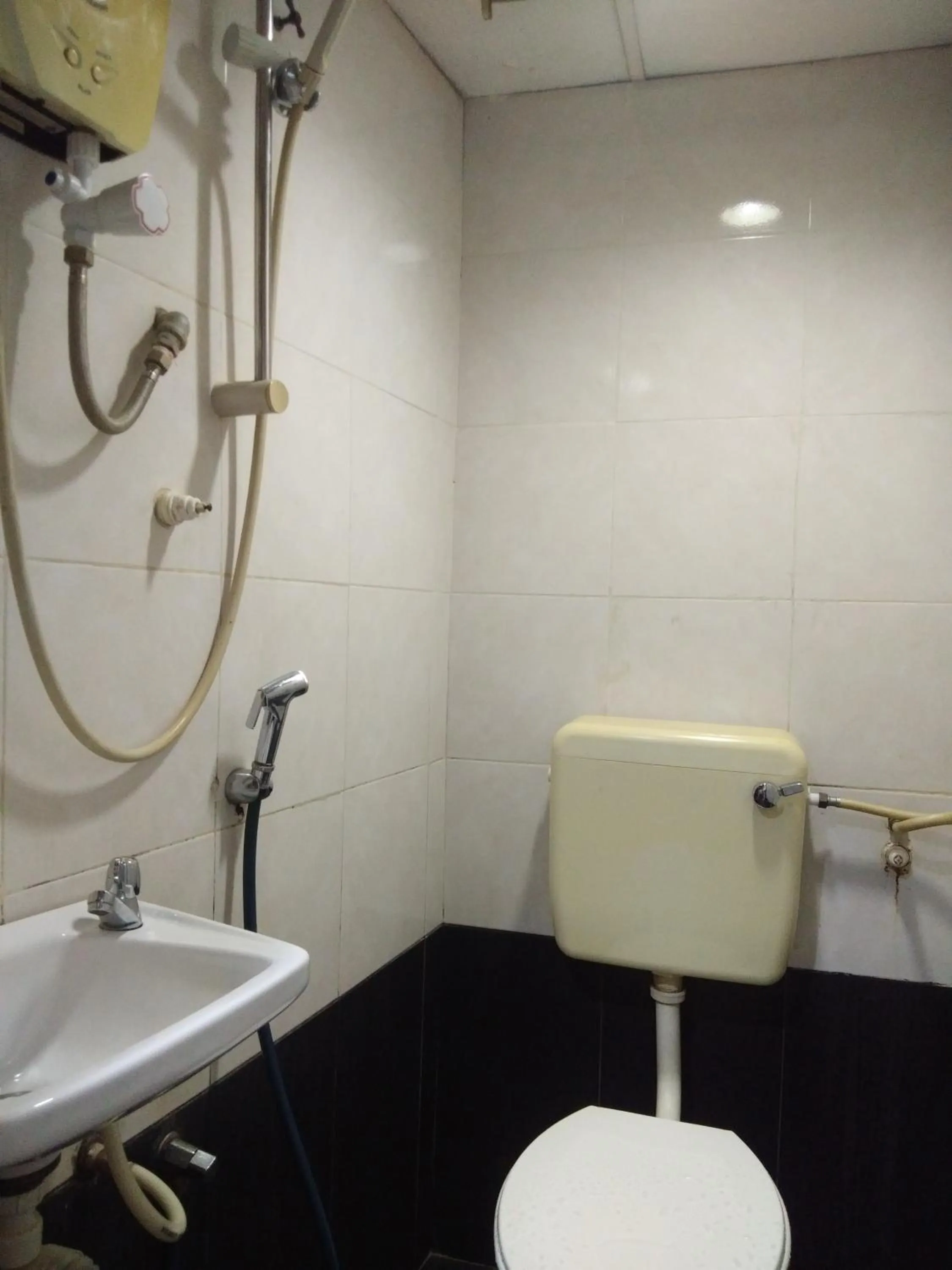 Bathroom in KL CITY LODGE