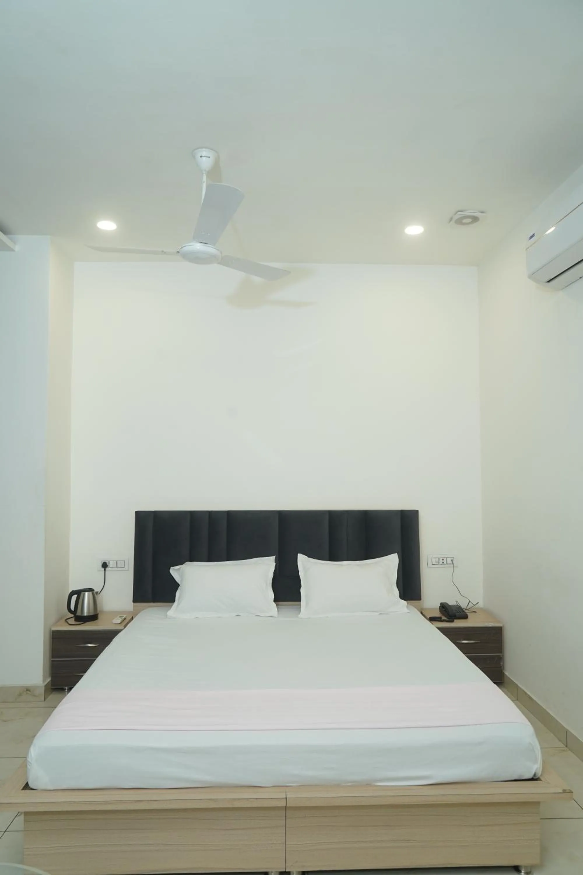 Deluxe Double Room (2 Adults + 1 Child) in The Crown Hotel