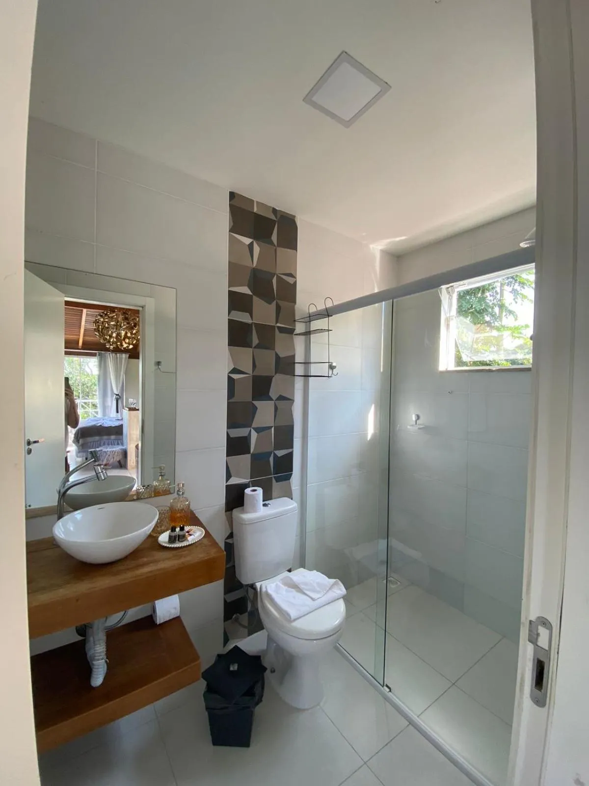 Shower in Bombinhas Guest House