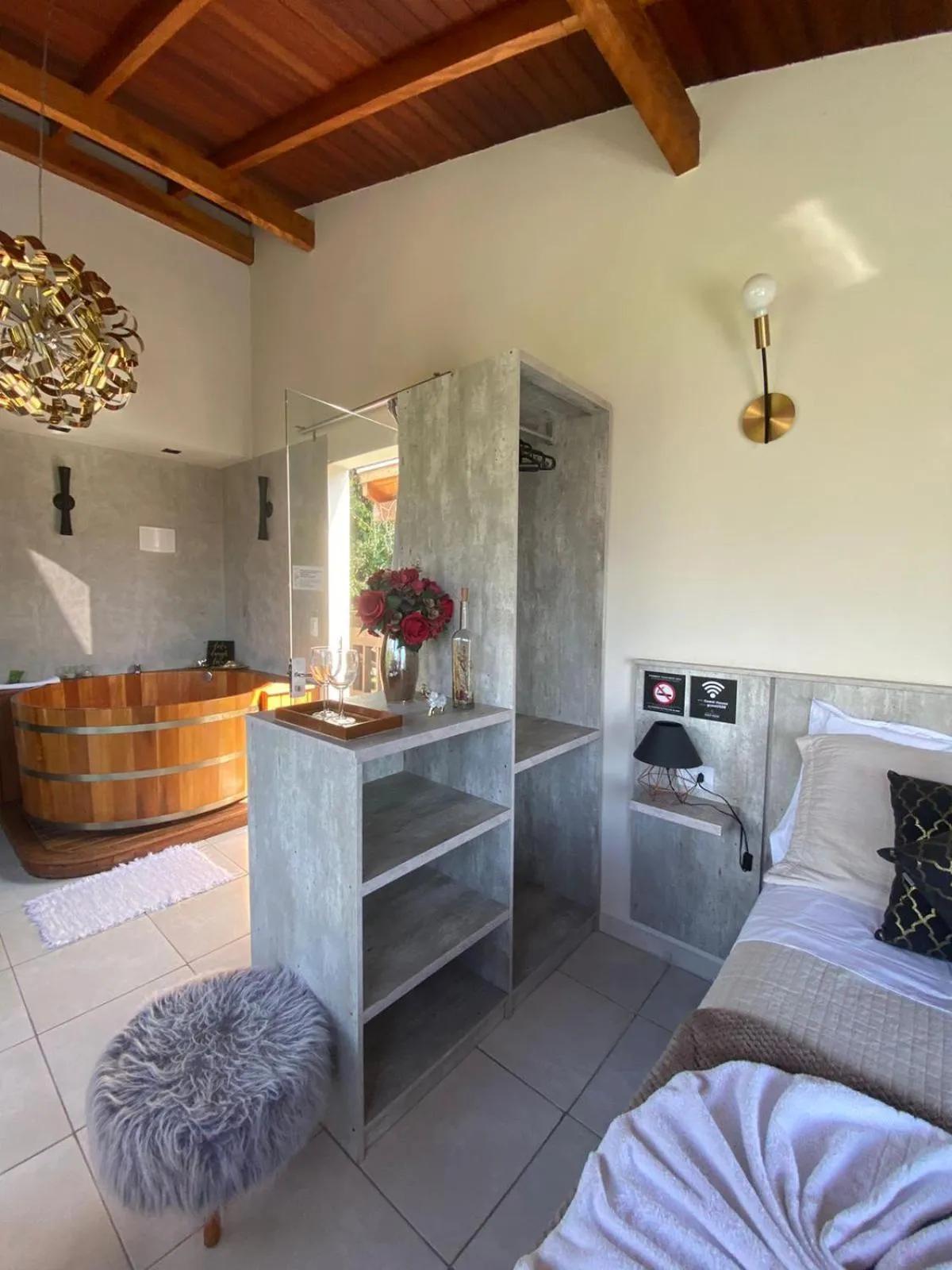 Bedroom, Bed in Bombinhas Guest House