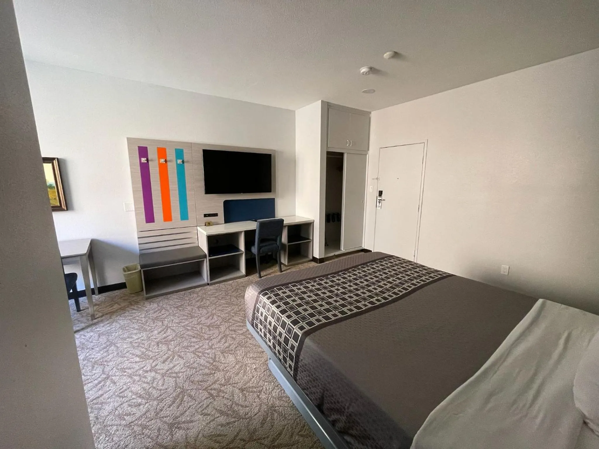 Bed in Hotel Pacific Garden