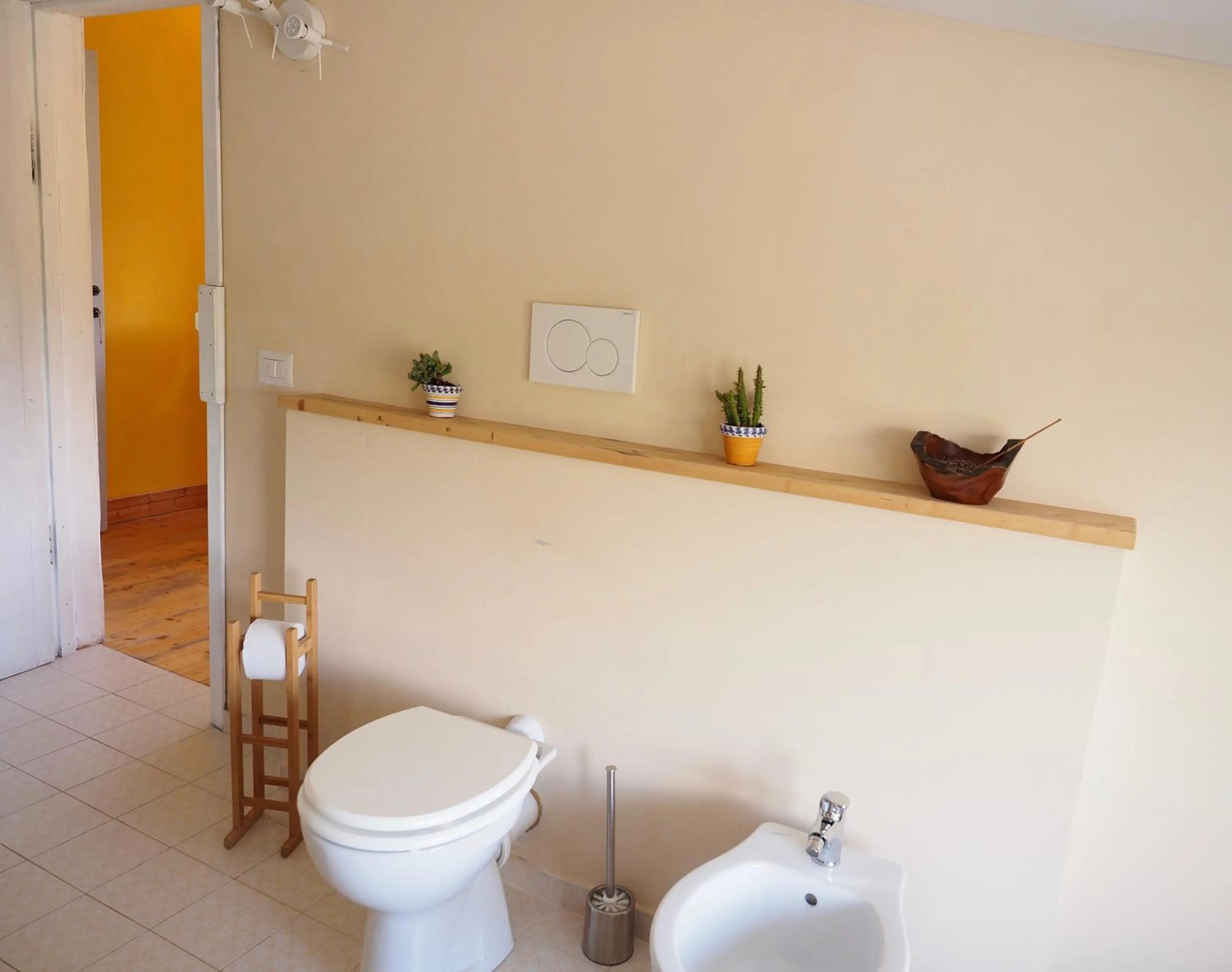 Bathroom in Chez Raz B&B