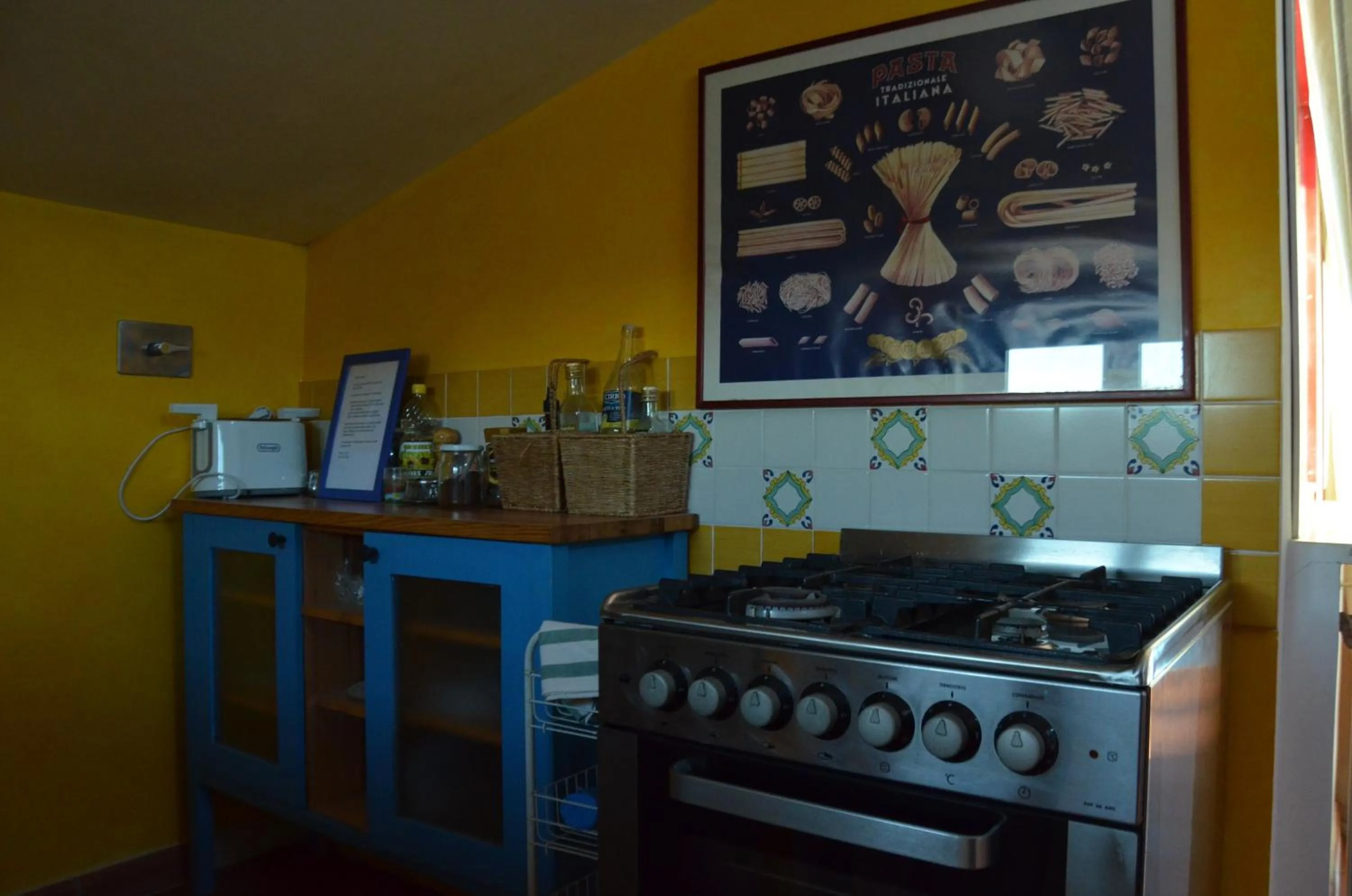Kitchen or kitchenette in Chez Raz B&B