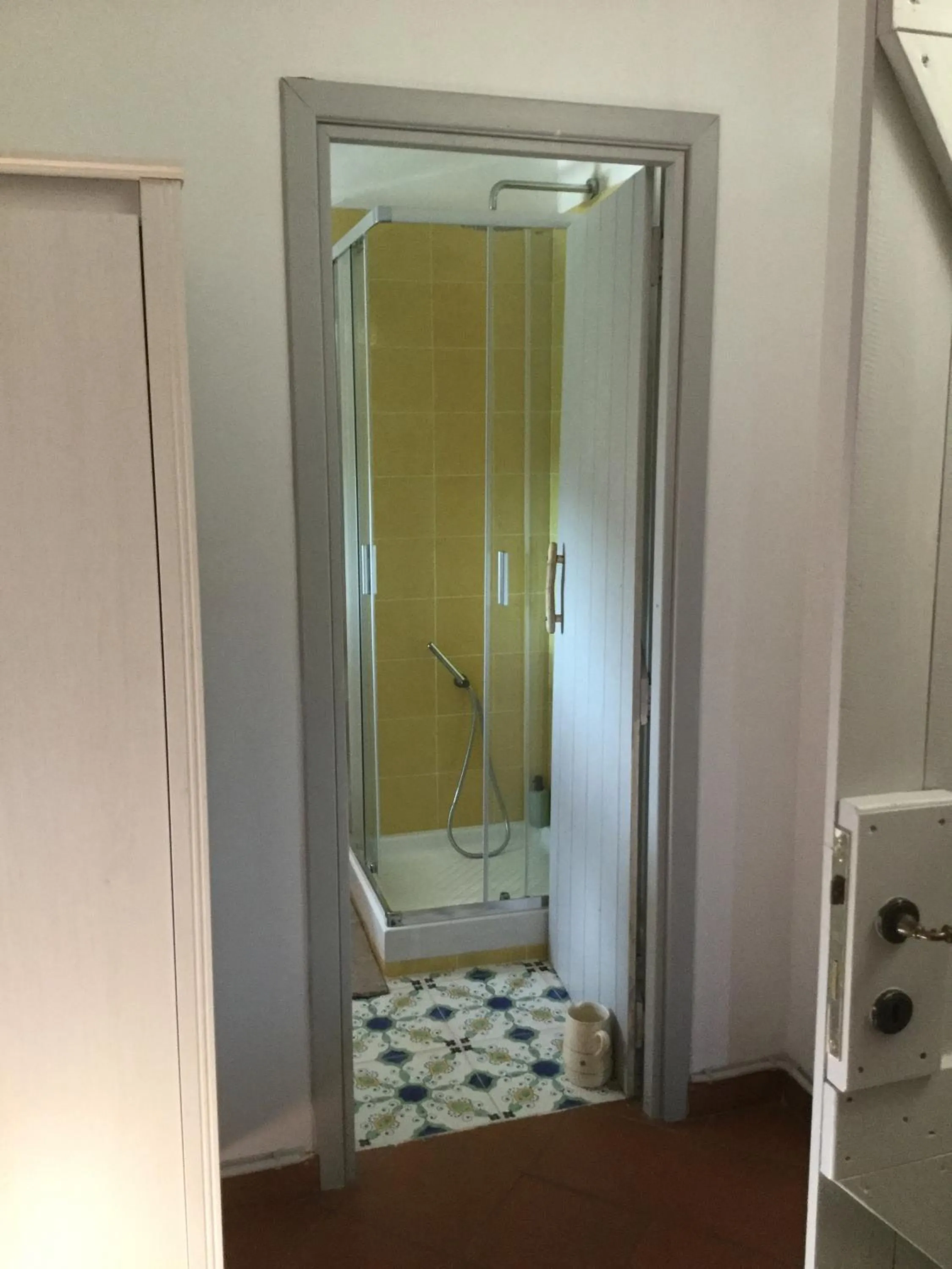 Bathroom in Chez Raz B&B