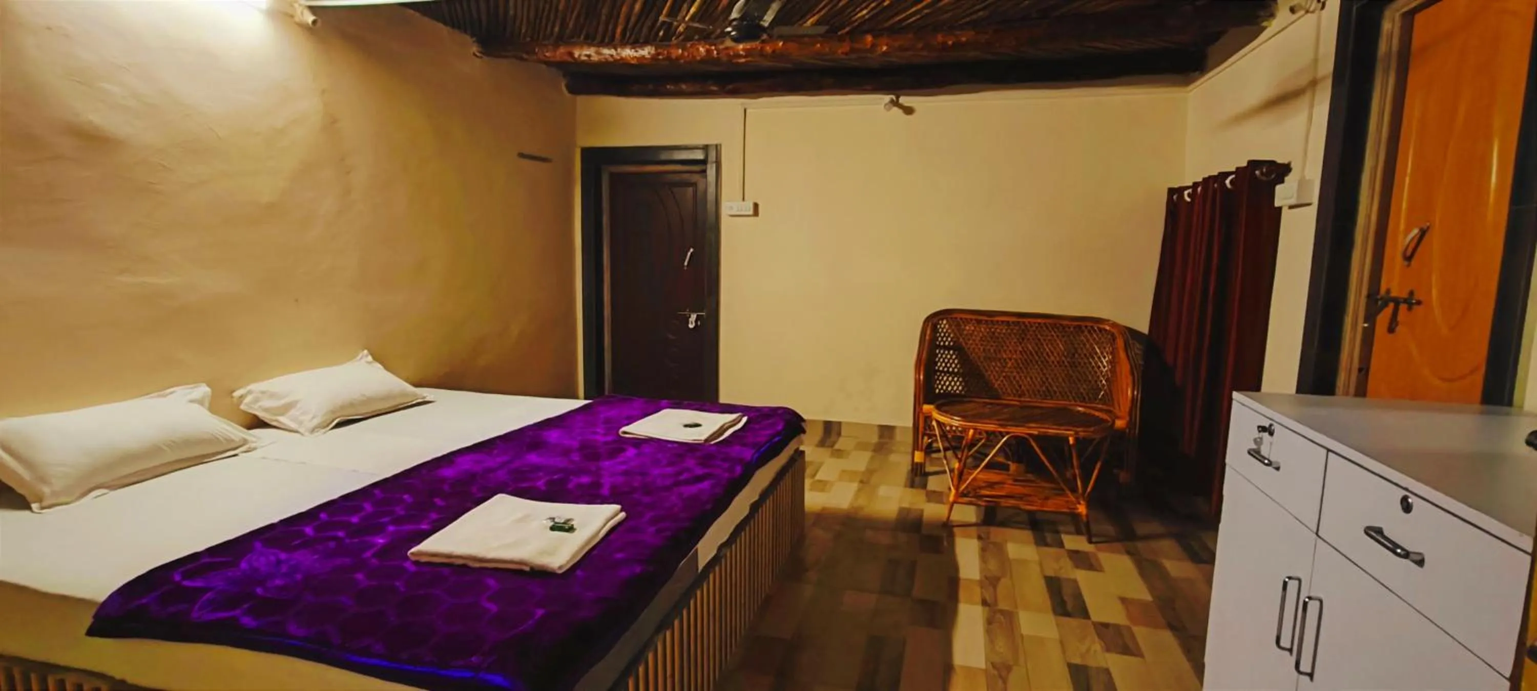 Photo of the whole room, Bed in Tribal Wood Resort