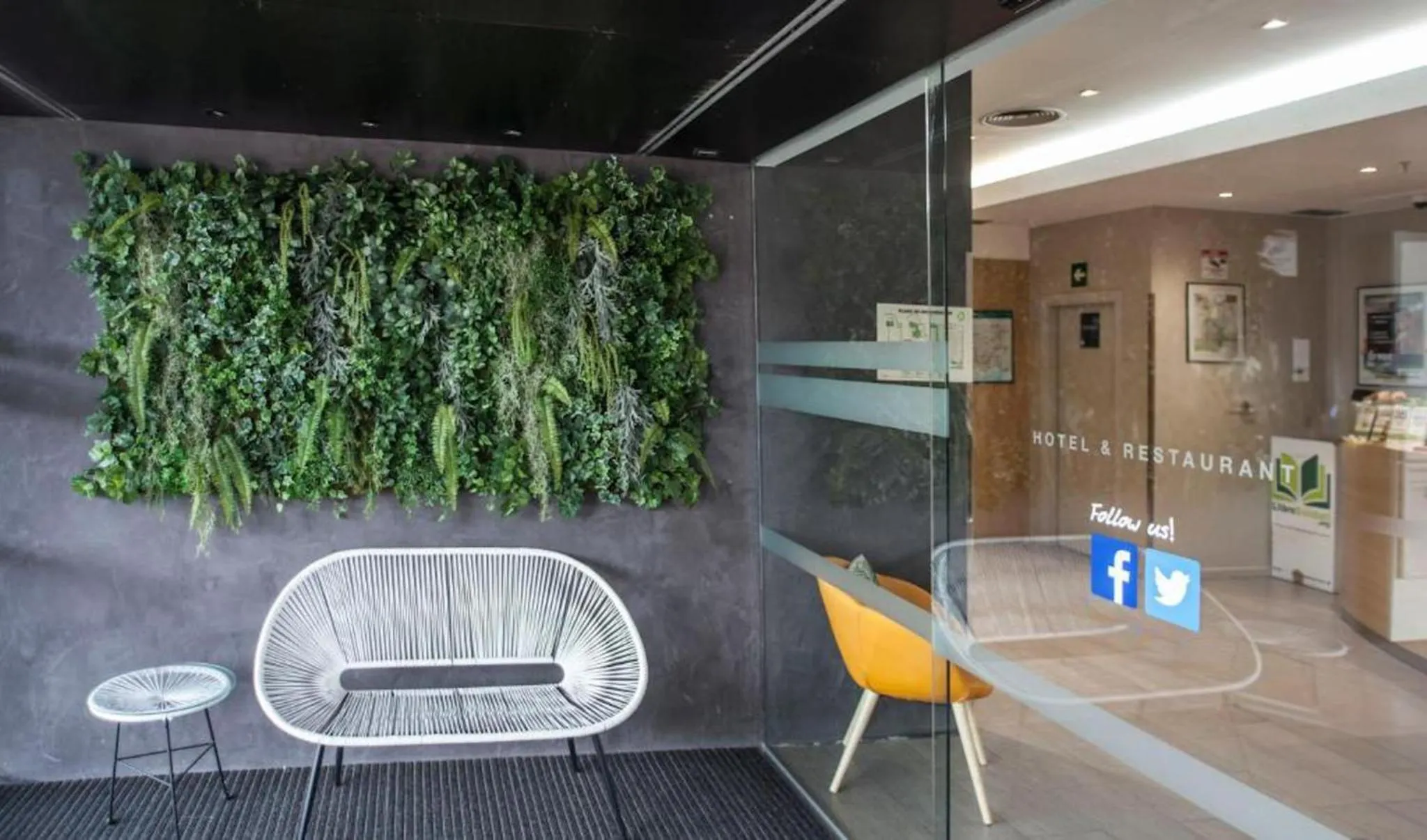 Lobby or reception in Travelodge BCN Cornella Fira