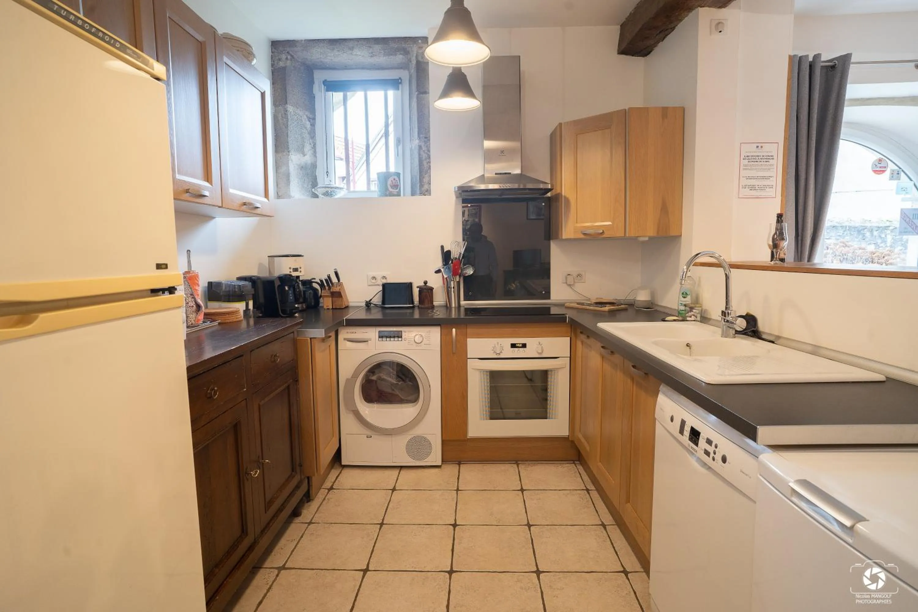 Communal kitchen in Château Besson