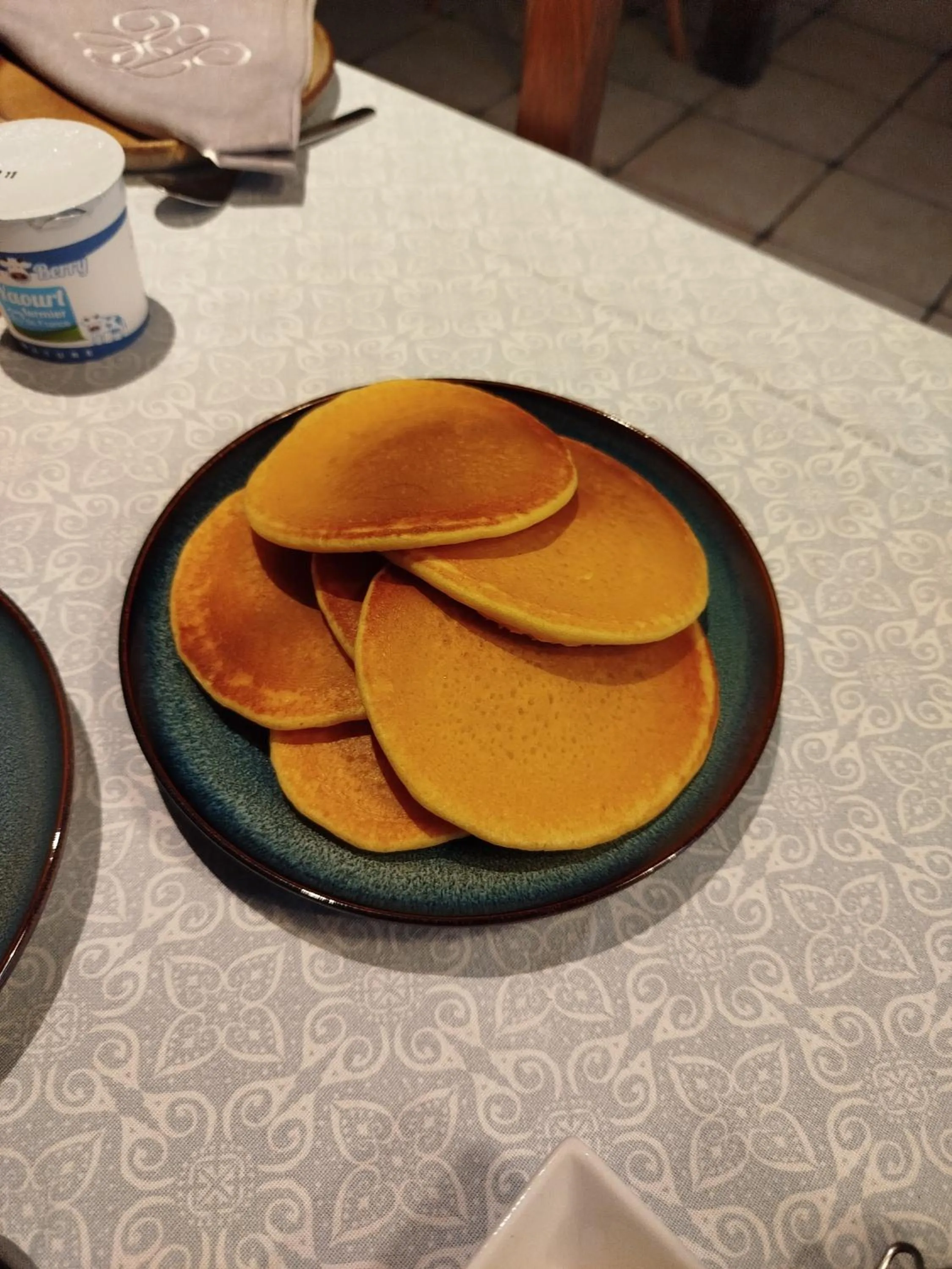 Breakfast in Château Besson