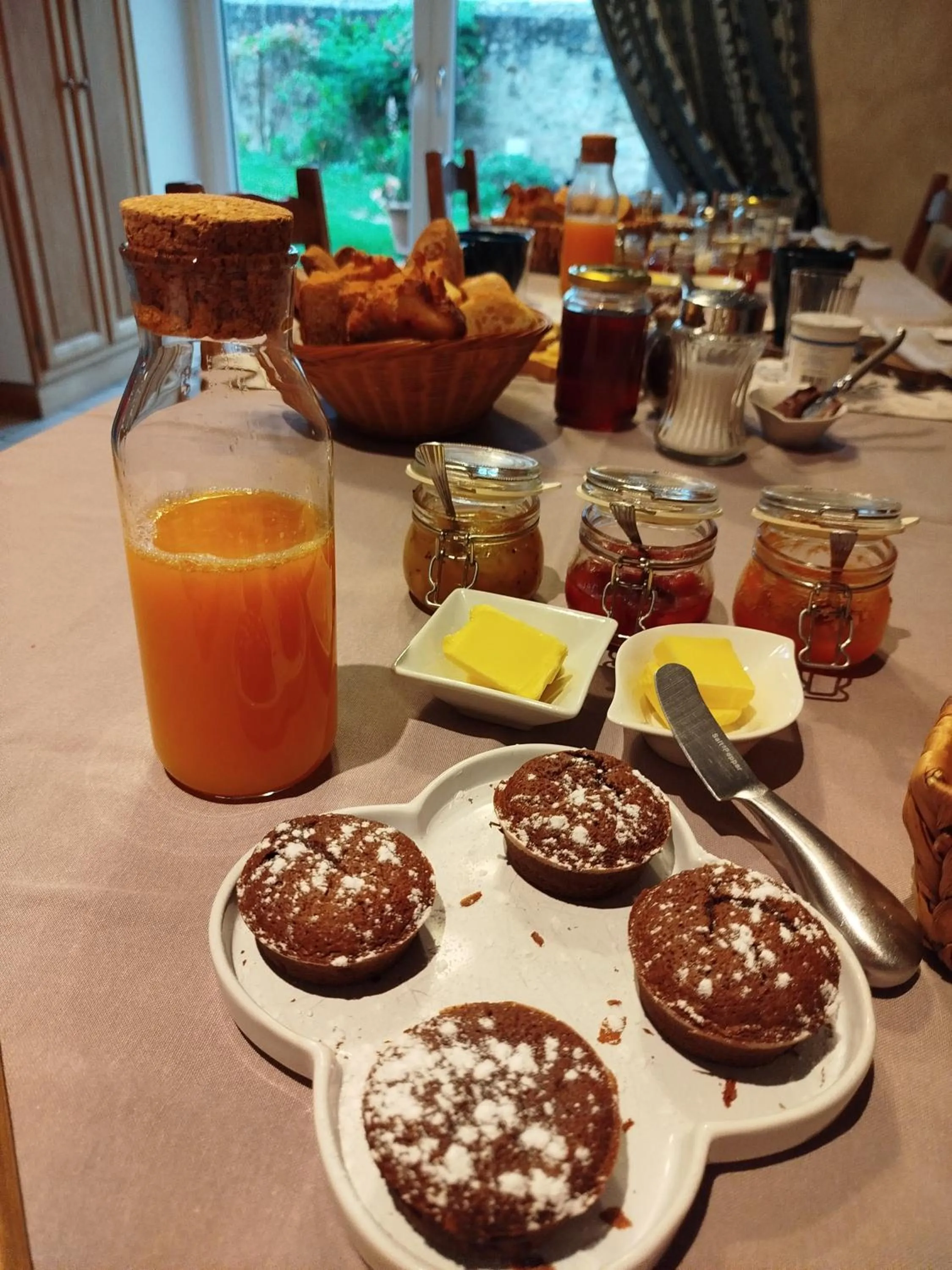 Breakfast in Château Besson