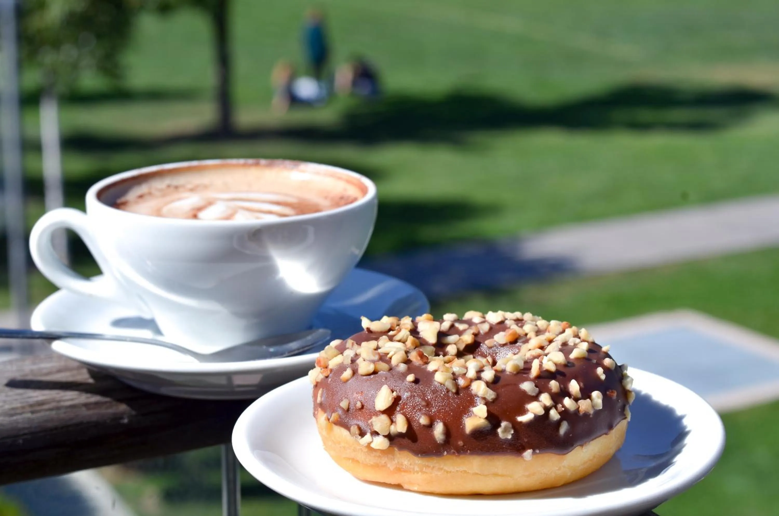 Food and drinks in Komodo short stay apartments