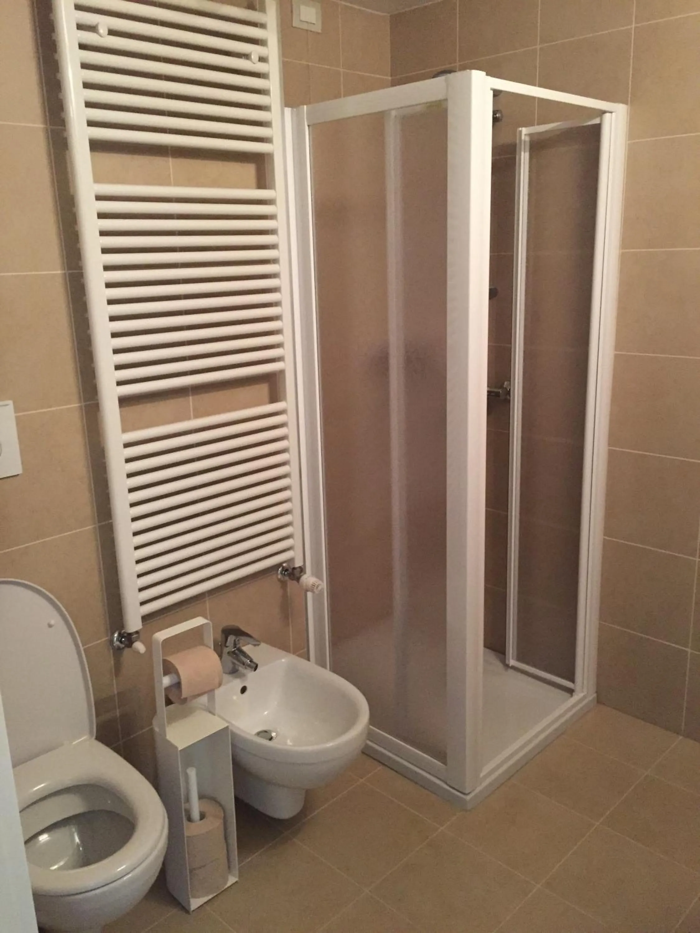 Bathroom in Komodo short stay apartments