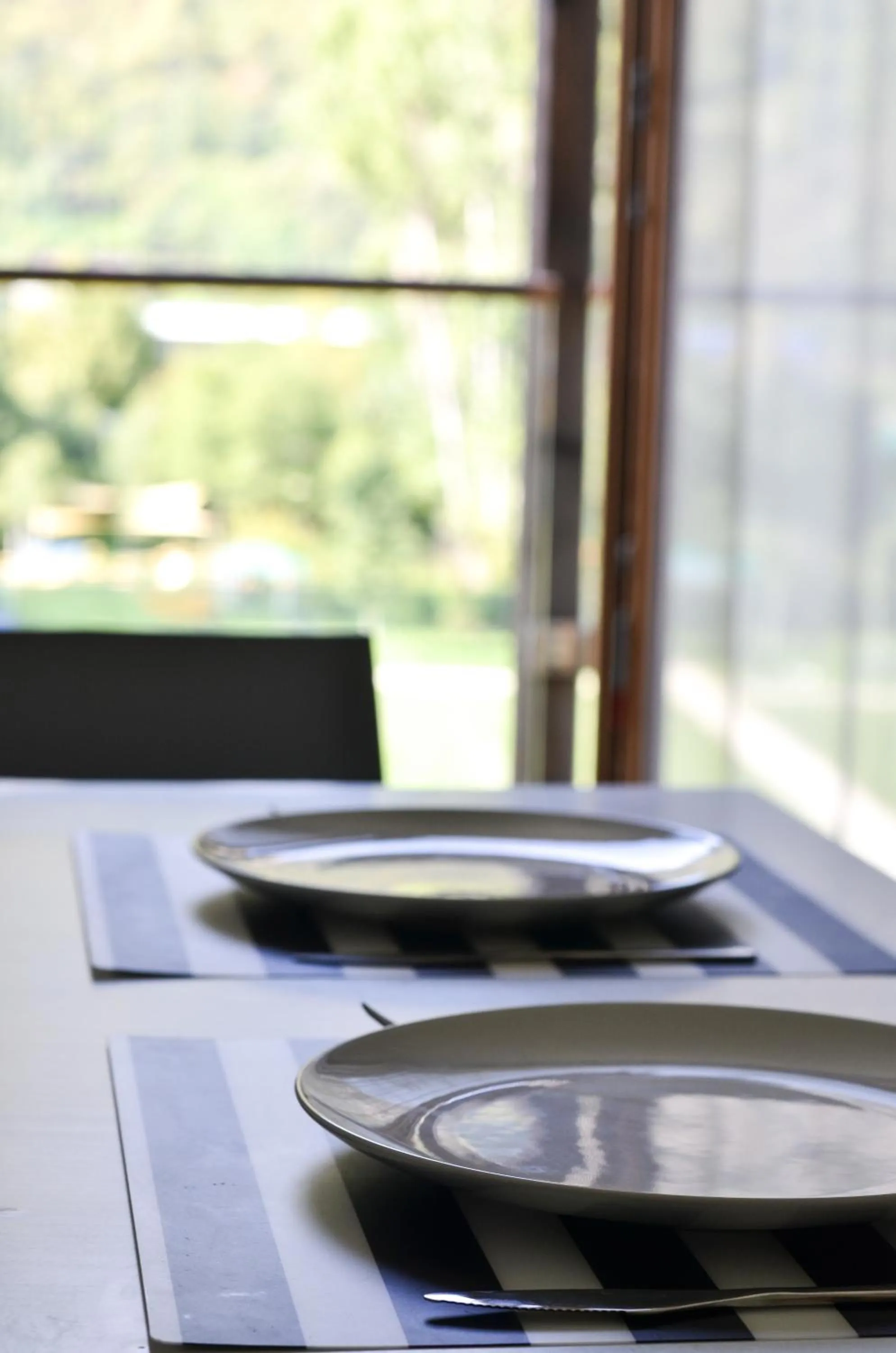 Dining area in Komodo short stay apartments