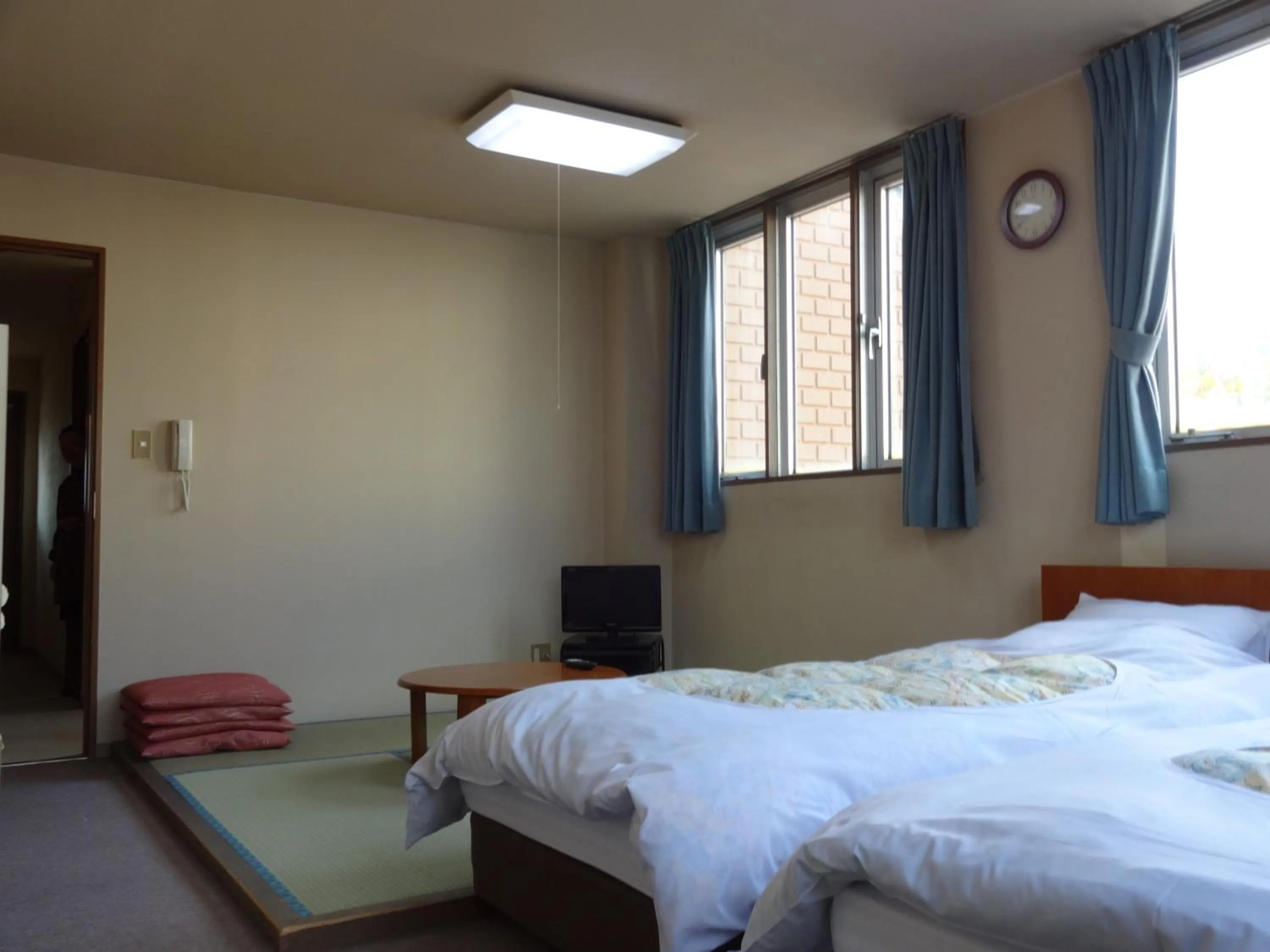 Bedroom, Bed in Oomukou Ryokan