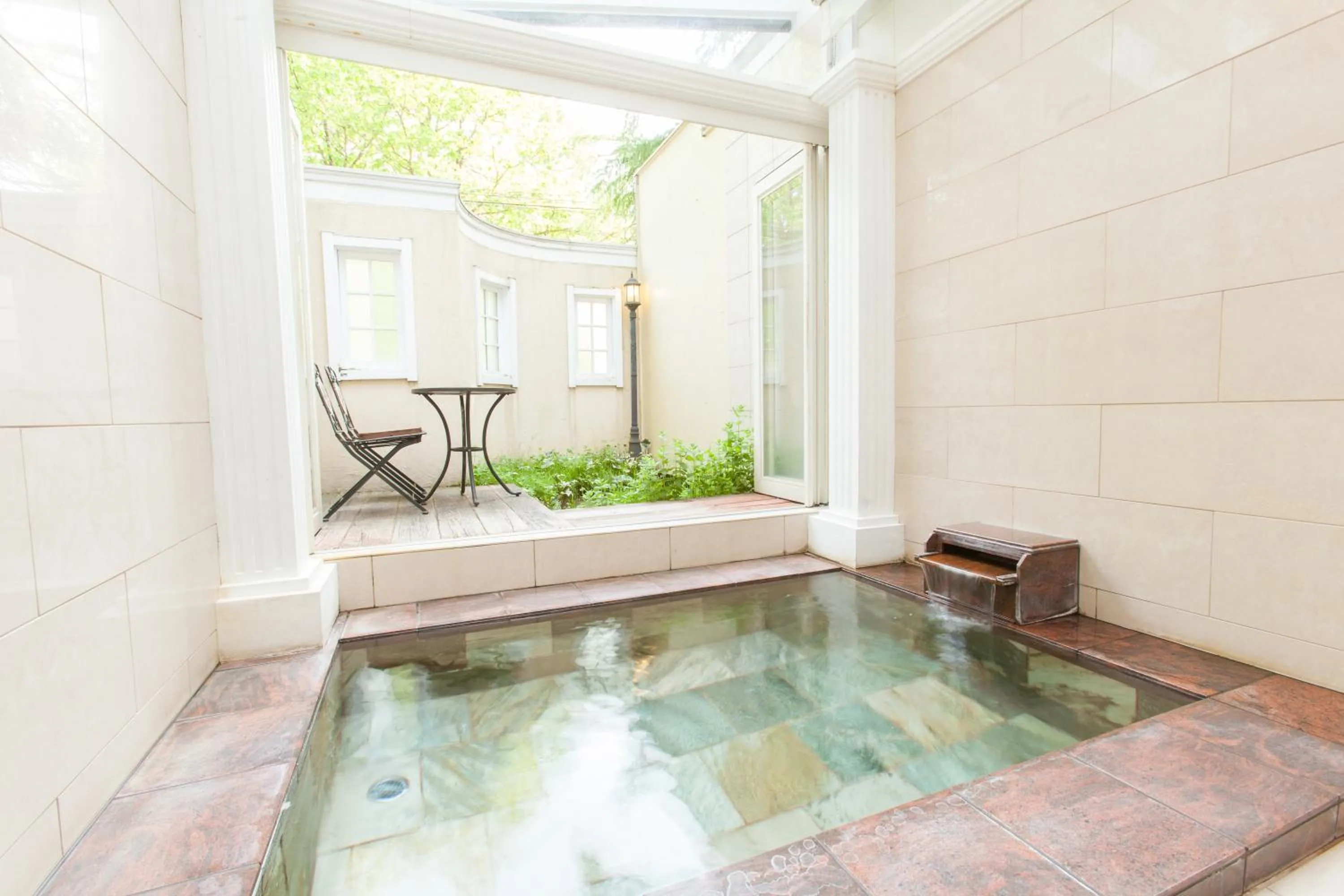 Hot Spring Bath in Restaurant & Hotel Traumerei