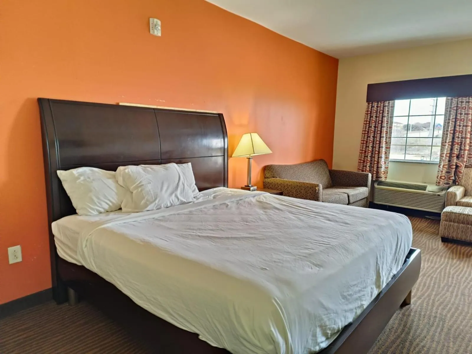 Queen Bed Non-Smoking in Westwood Inn Extended Stay by OYO Gonzales TX