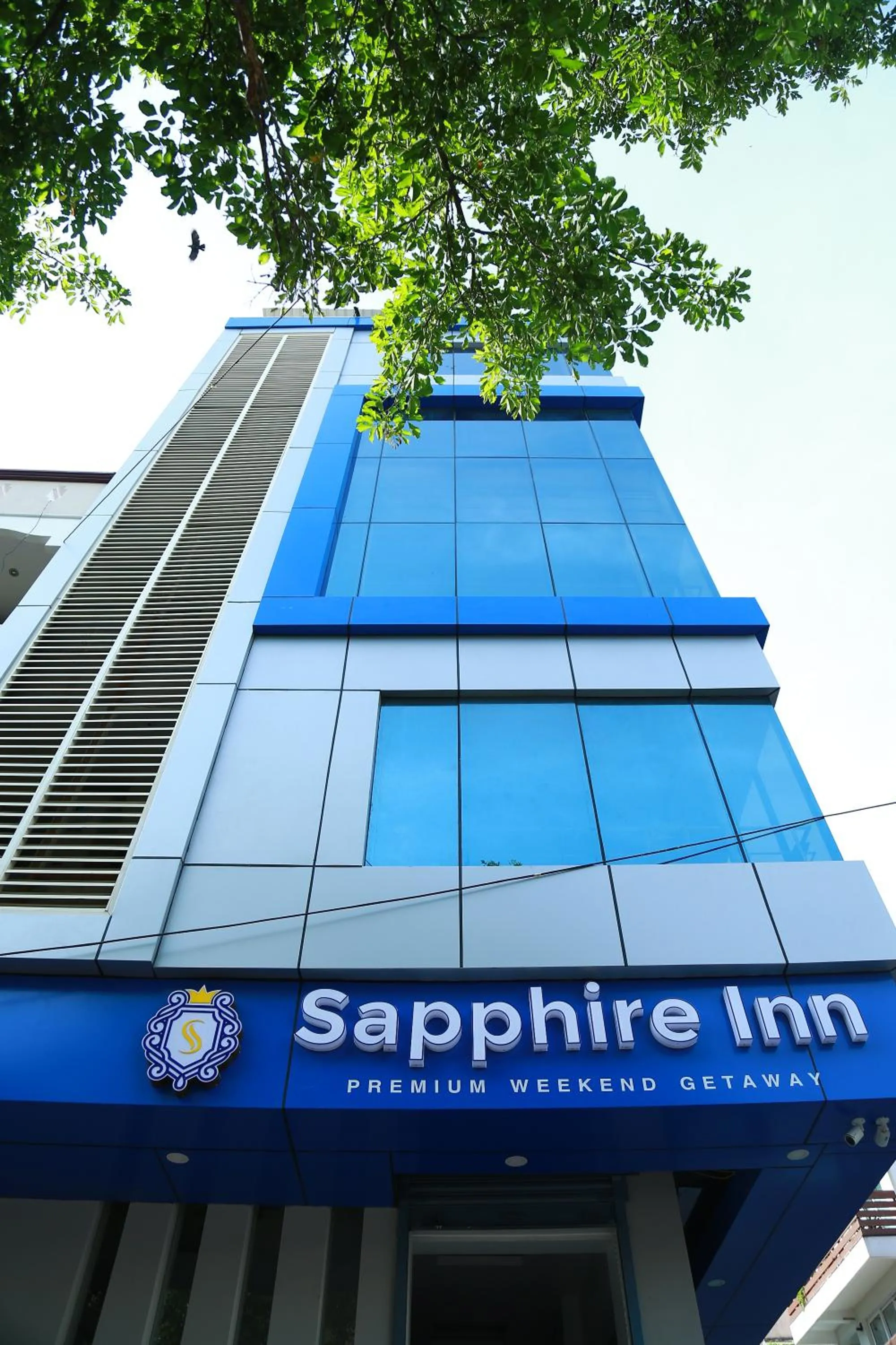 SAPPHIRE INN